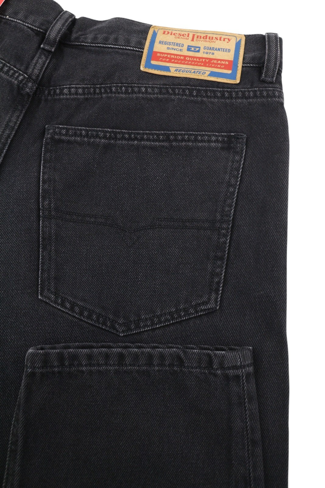 DIESEL 1995 D-Sark 09B88 Men Jeans W34/L32 Slim  Straight Denim Black RRP€185