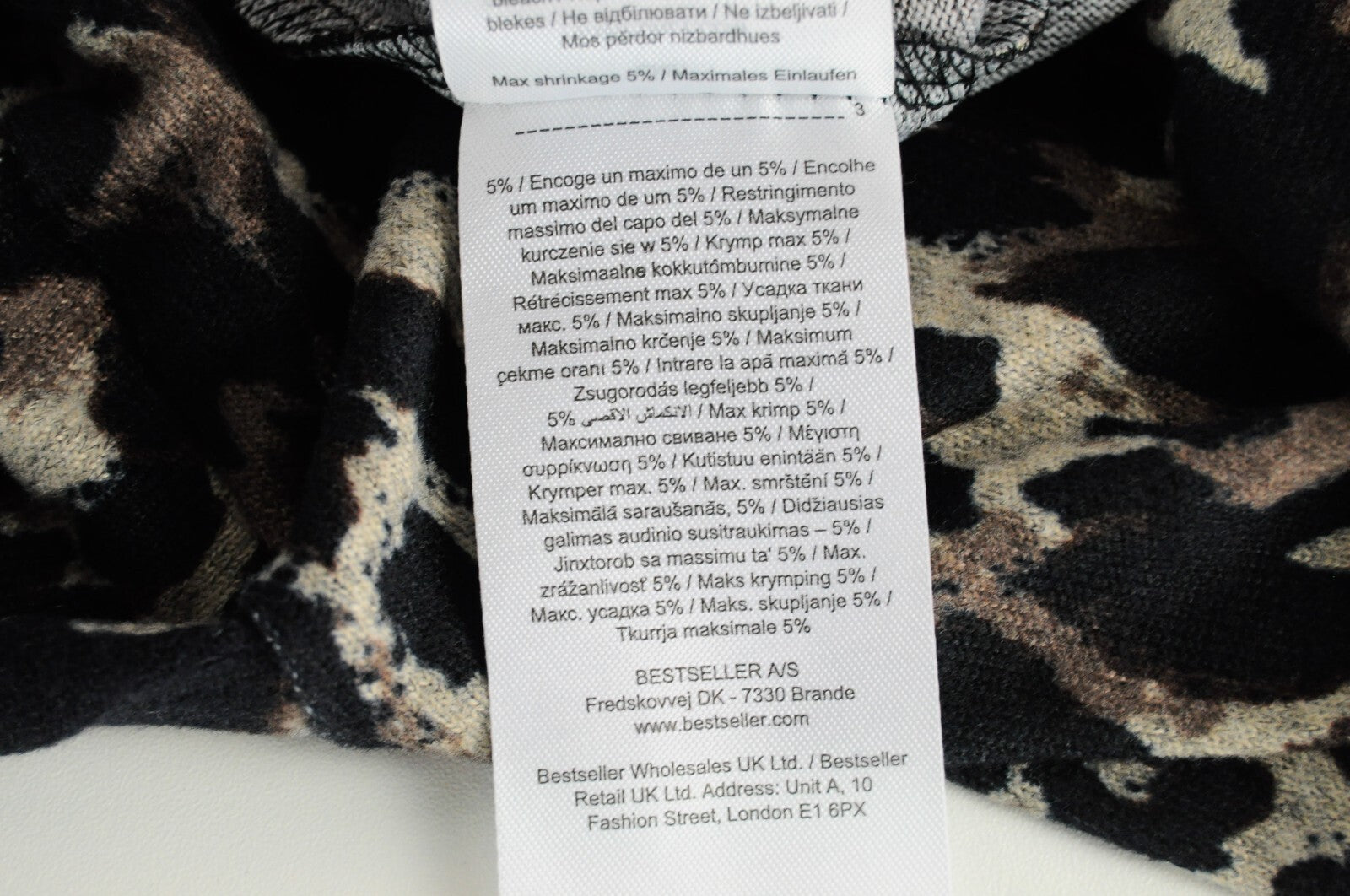 Only Womens T-Shirt M Black Brown Stretch Pullover Round Neck Animal Print