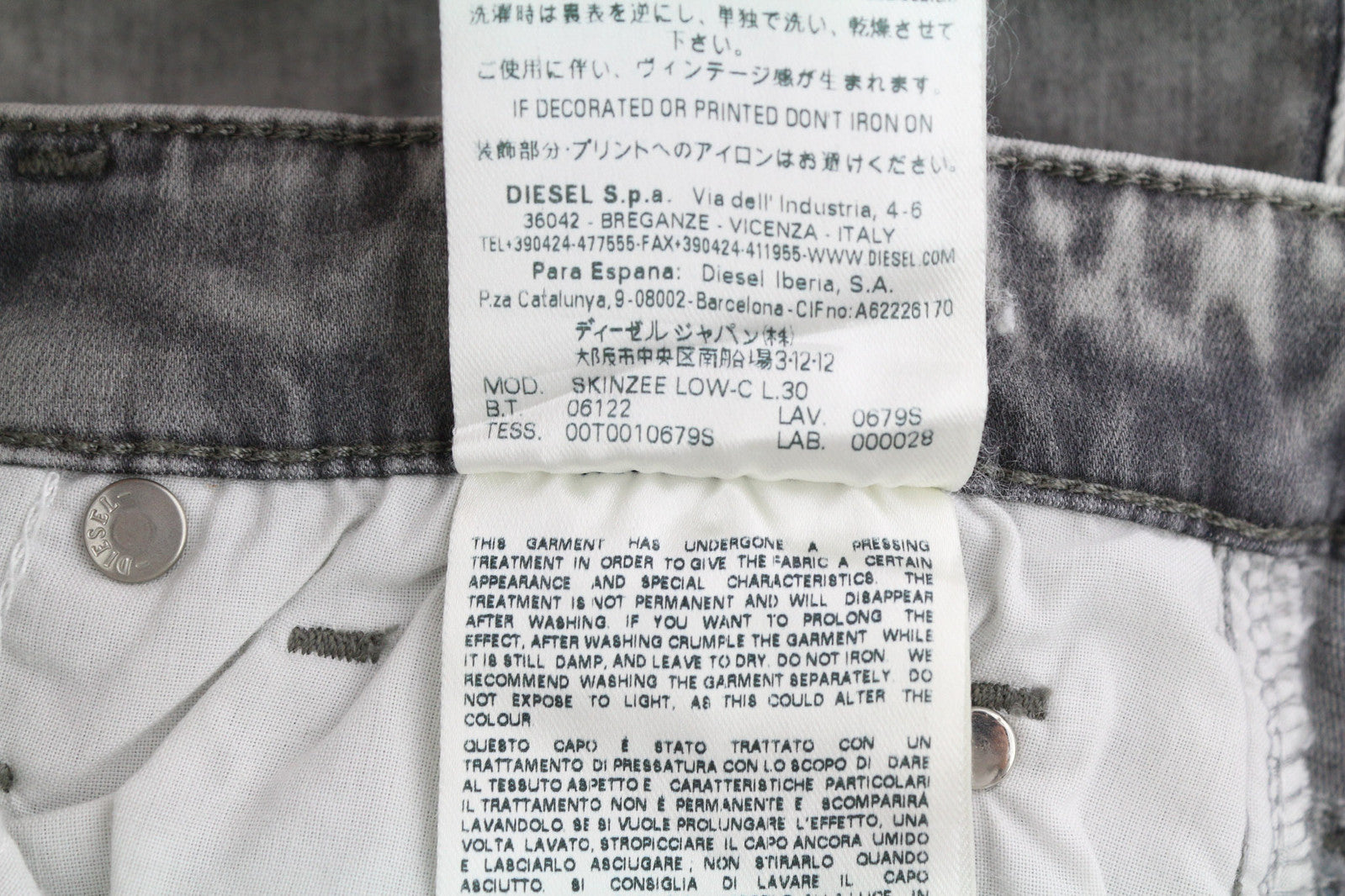 DIESEL Skinzee Low-C 0679C Women Jeans W25/L30 Super Slim Skinny Low Waist Grey