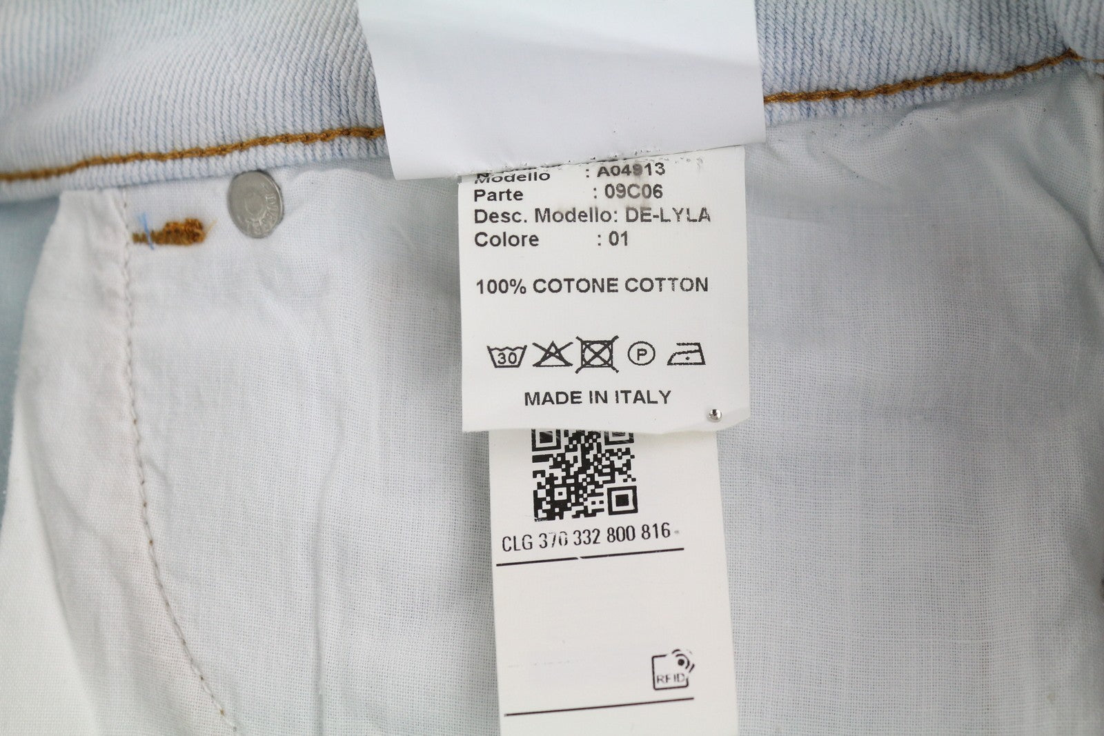 DIESEL De-Lyla 09C06 Women Shorts W26 Light Blue Denim Zip Logo Pockets Casual