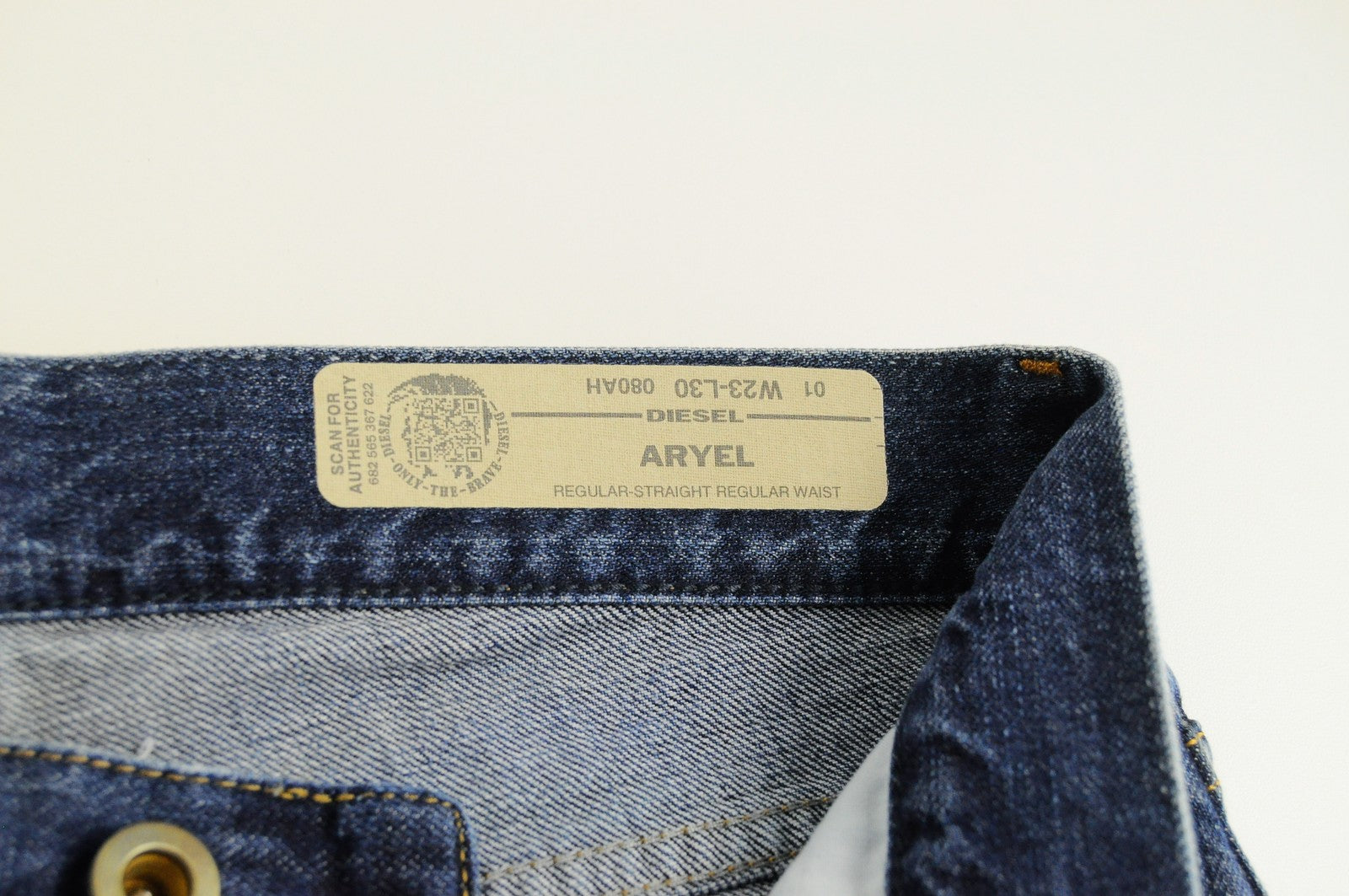 DIESEL Aryel 080AH Womens's Jeans W23 L30 Ripped Blue  Aged Straight