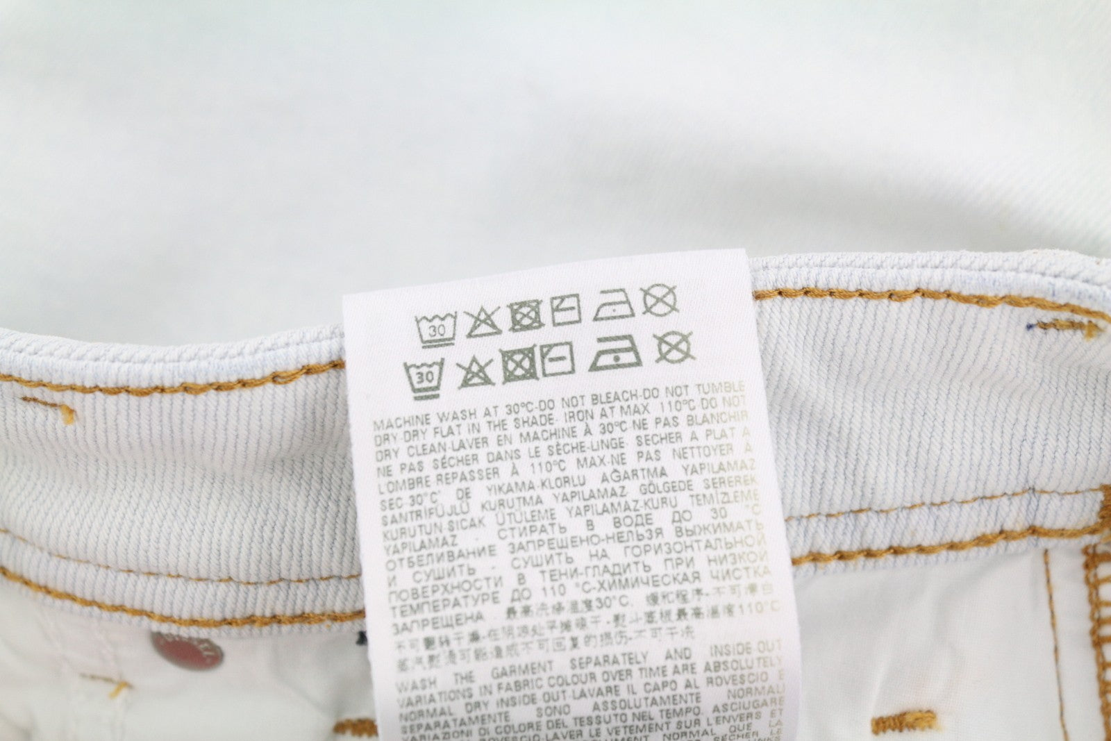 DIESEL De-Lyla 09C06 Women Shorts W26 Light Blue Denim Zip Fly Pockets Casual