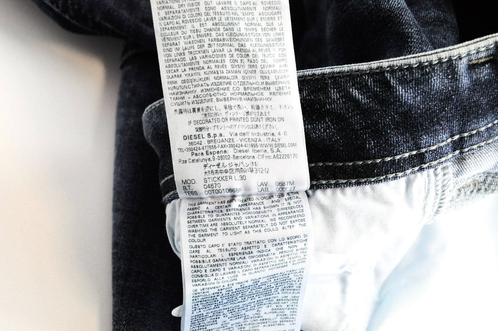 DIESEL Stickker 0687M vyriški aptempti itin ploni džinsai W34 L30 akmens mėlynumo 