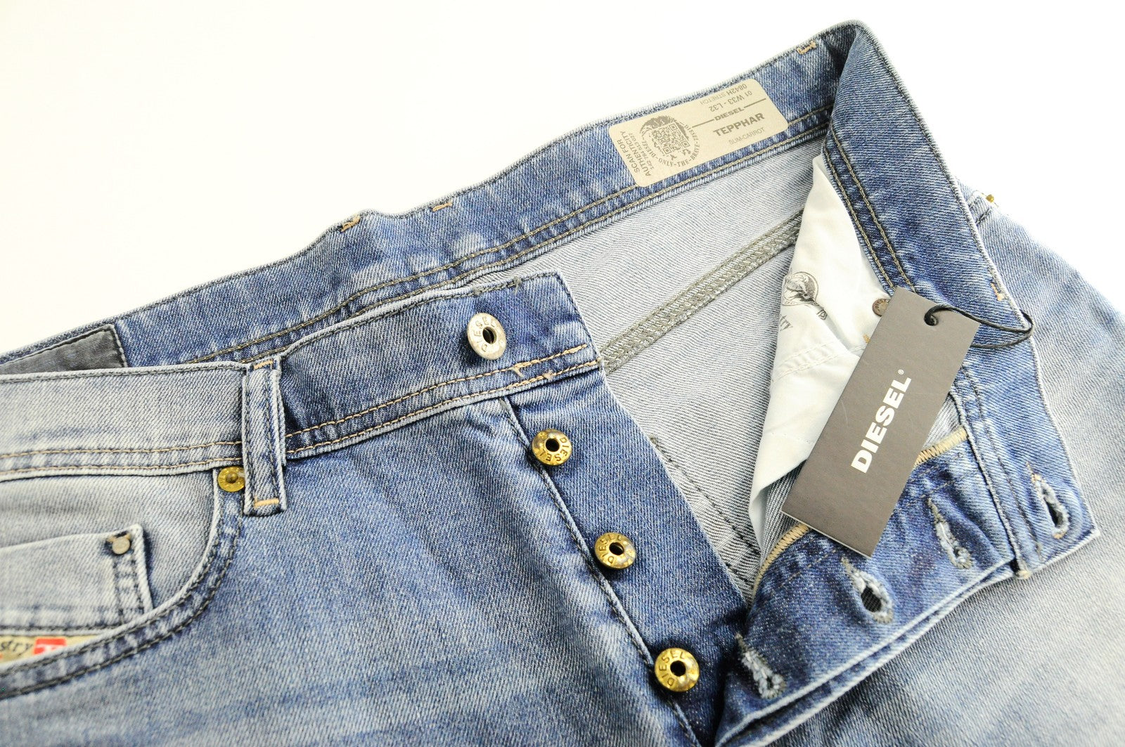 DIESEL Tepphar 0842H vyriški W33 L32 morkų spalvos džinsai šviesiai mėlyni skalbti 