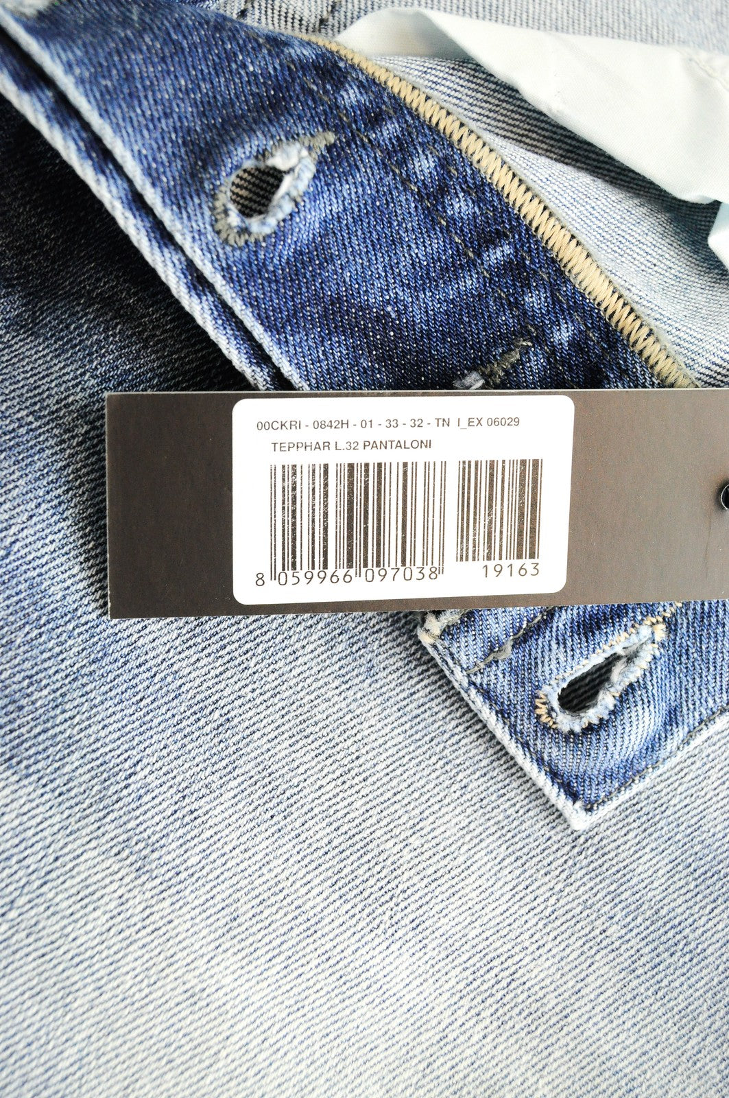 DIESEL Tepphar 0842H vyriški W33 L32 morkų spalvos džinsai šviesiai mėlyni skalbti 