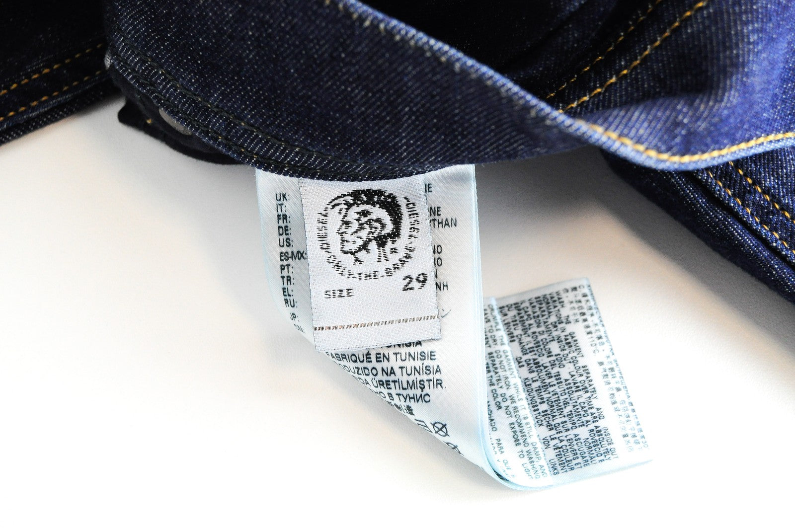 DIESEL Tepphar R7NA8 W29 L32 Mens Slim Carrot  Distressed Stretch Blue