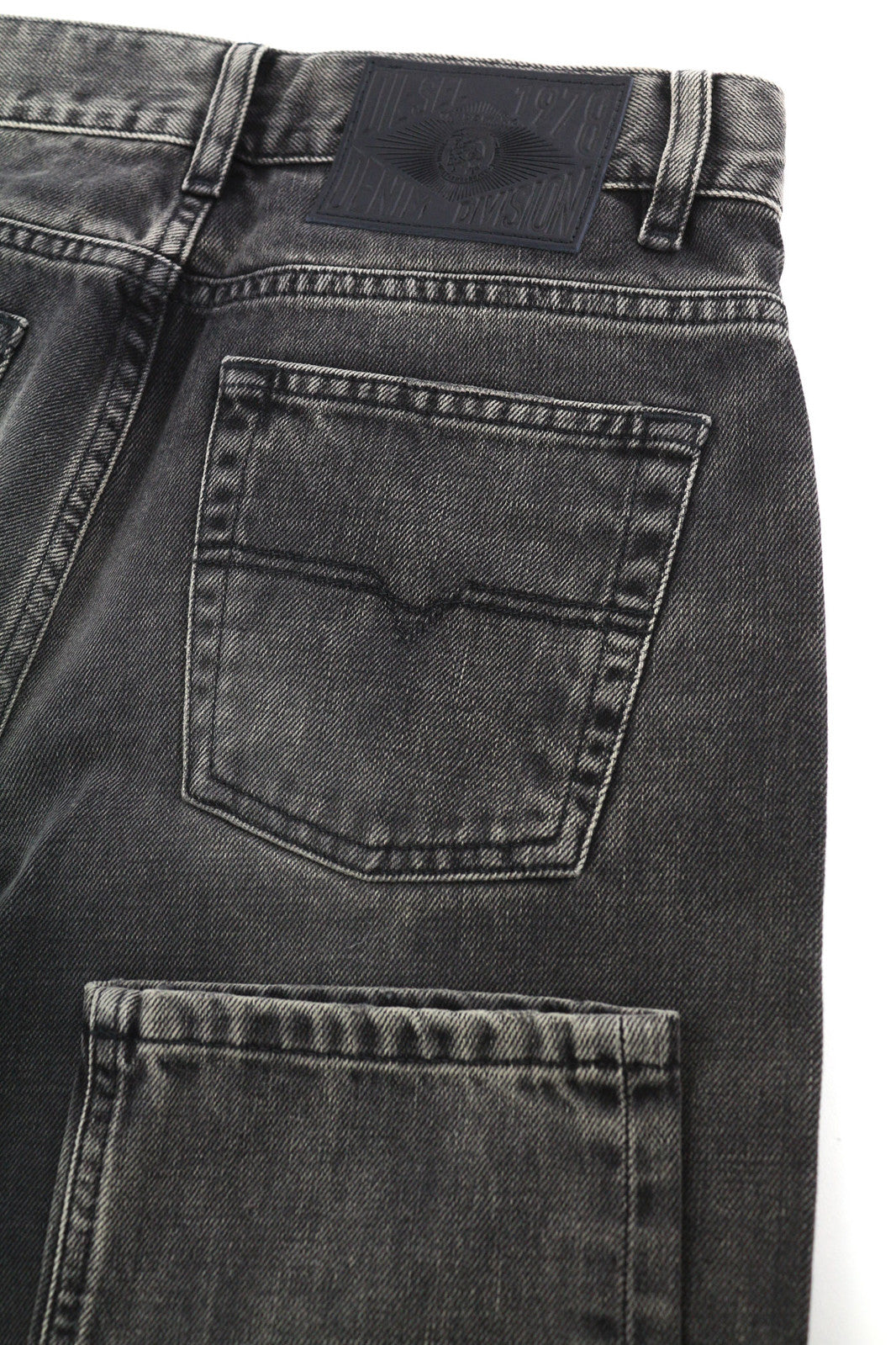 DIESEL Ceendhy 0859G Women Jeans W25/L32 Regular Straight Regular Waist RRP€200