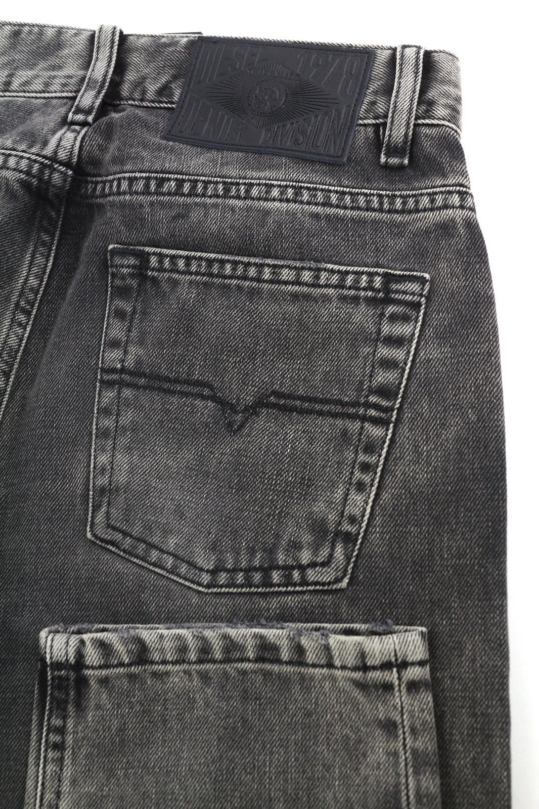 DIESEL Ceendhy 0859G Women Jeans W24/L32 Regular Straight Regular Waist RRP€200