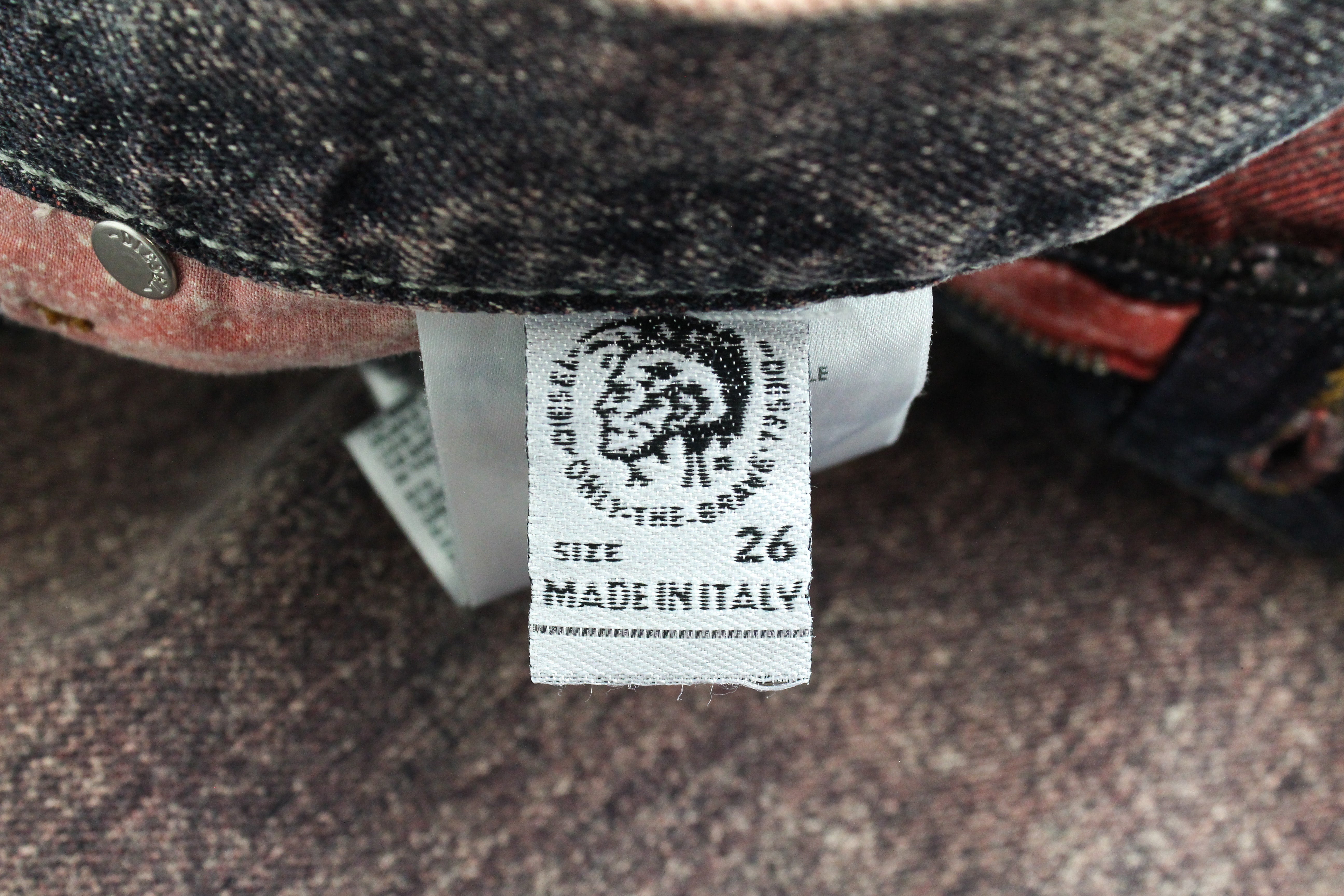 DIESEL Alys 084TS Women's Jeans W26/L30 Straight Fit Cotton Grey Pink Wash