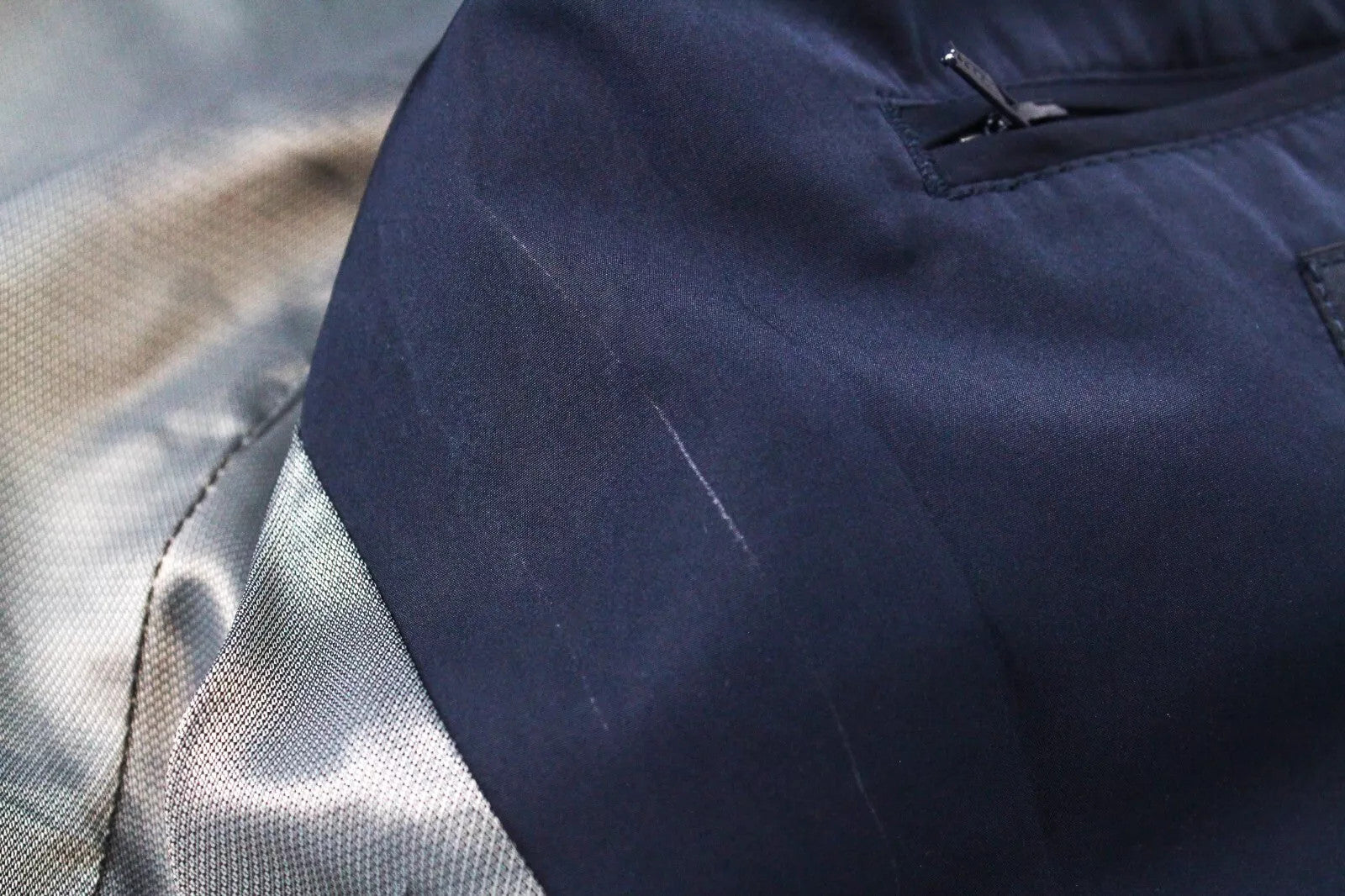 „SCOTCH &amp; SODA“ vyriškas švarkas M, tamsiai mėlynas, su įpjovomis, vienaeilis, „Ams Couture“ stiliaus 