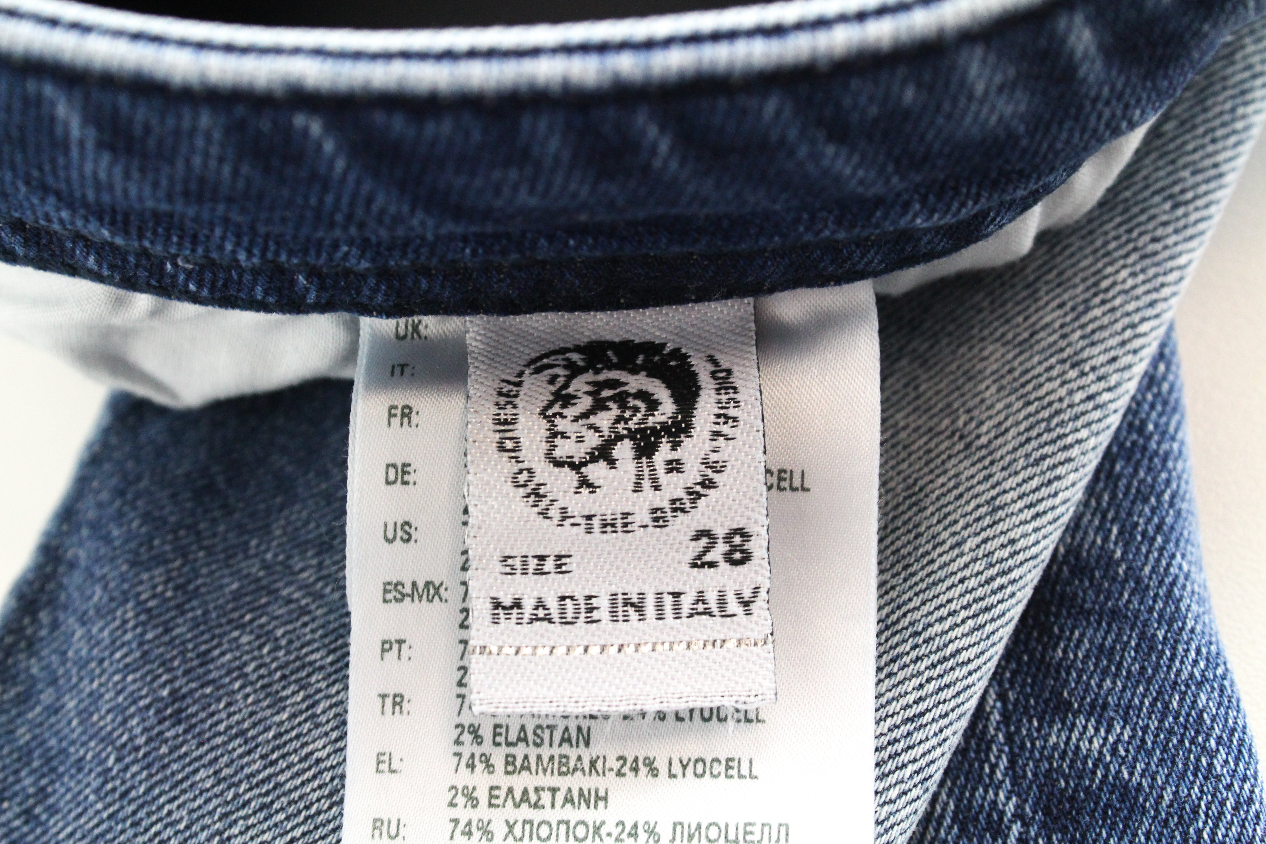 DIESEL Buster 081AQ Men's W28 L30 Jeans Blue Taper Slim Fit Stretch Cotton