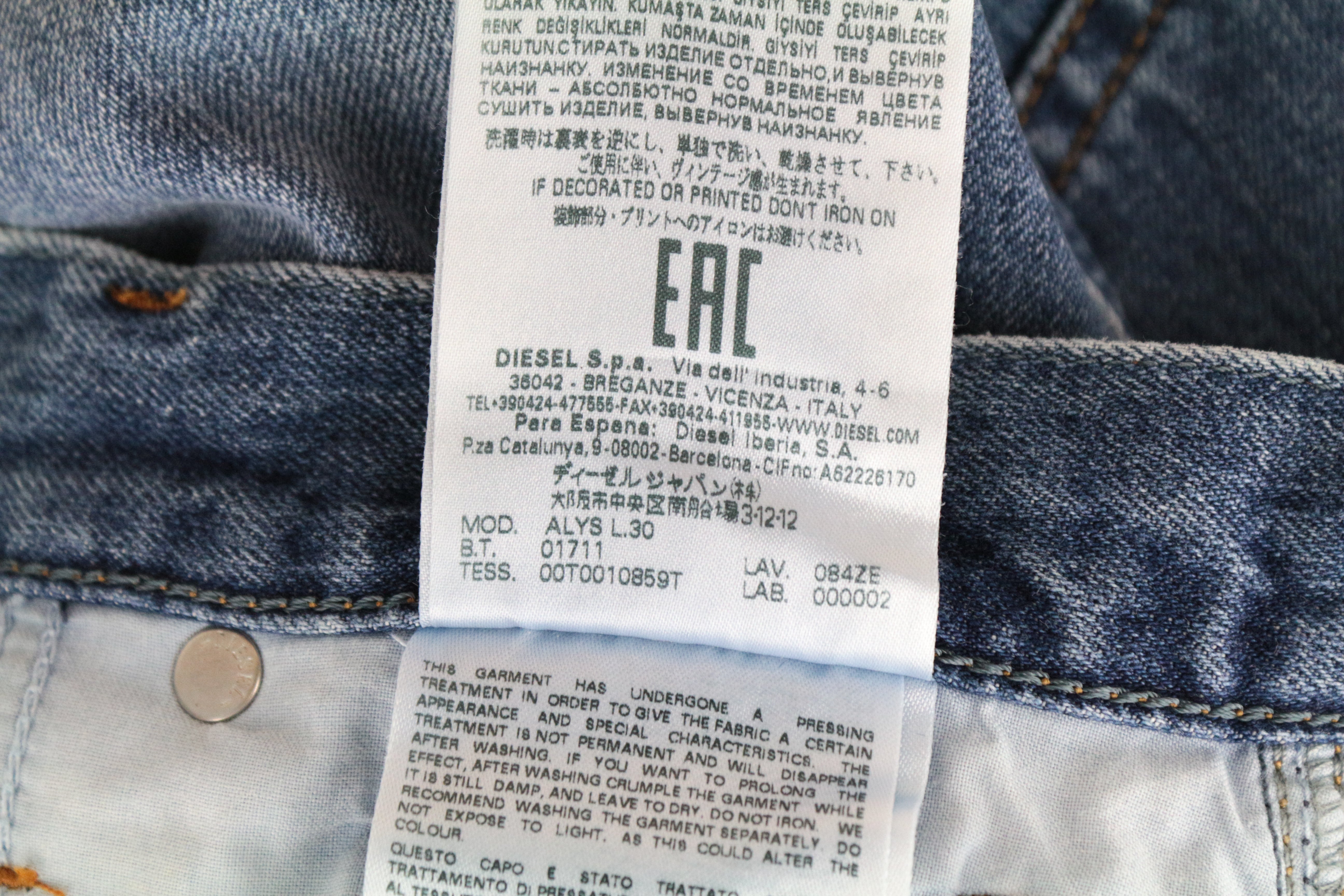 DIESEL Alys 084ZE Women's W26 L30 Jeans Straight Fit Ripped Cotton Blue Wash