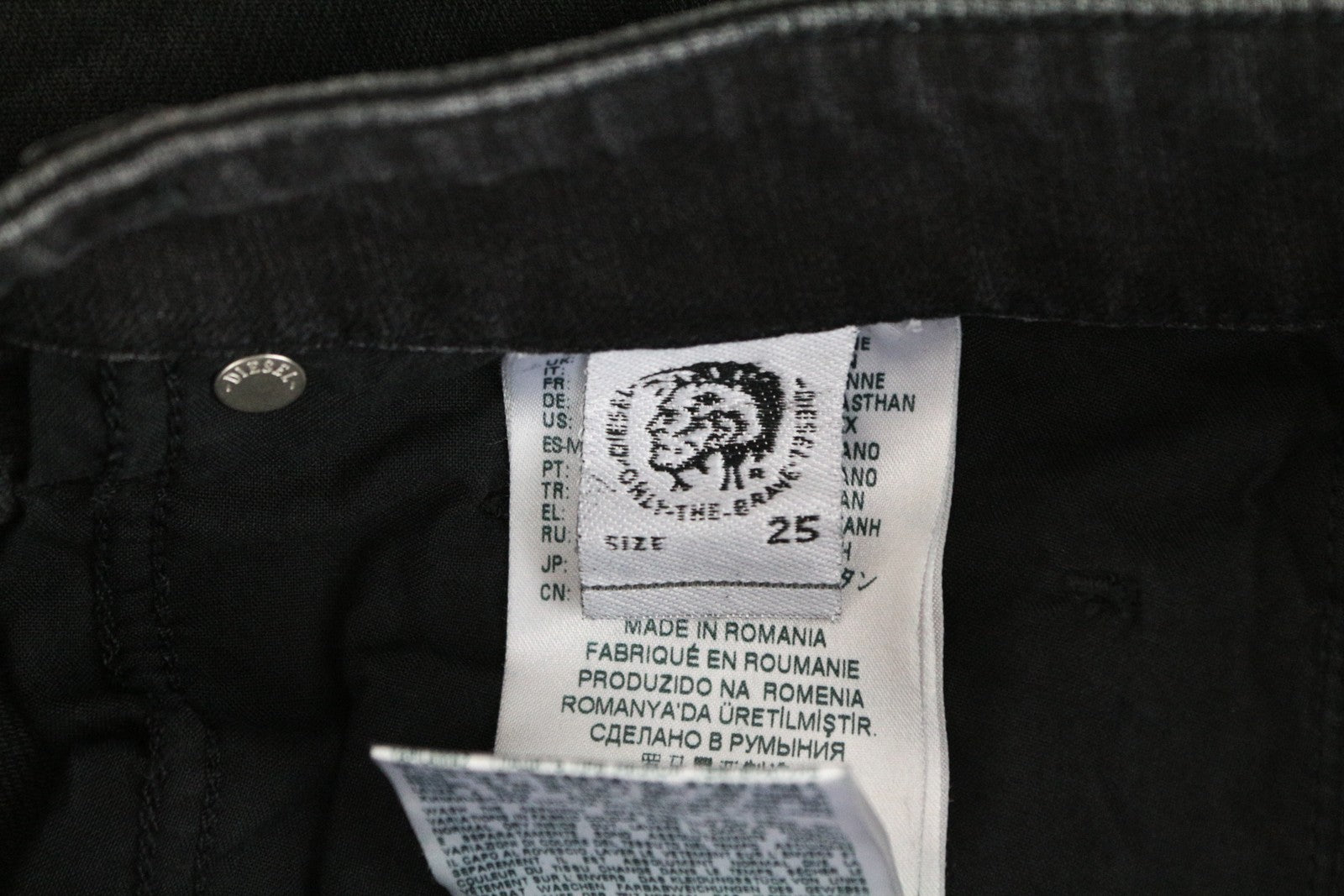 DIESEL Aryel 069JD Women Jeans W25/L32 Regular Straight Coated Black Stretch