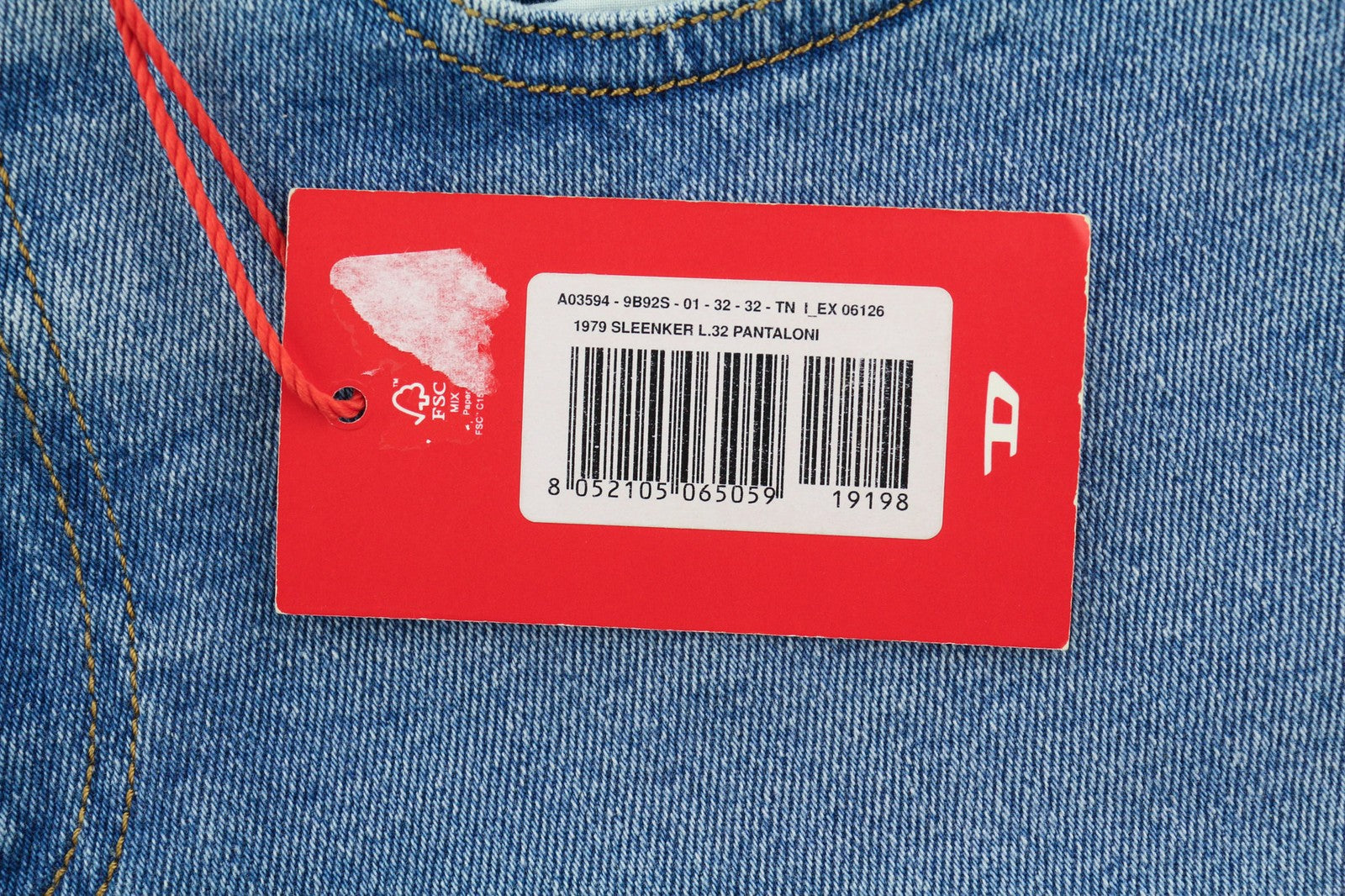 DIESEL 1979 Sleenker 9B92S Men Jeans W32/L32 Low Waist Skinny Fit Washed Blue