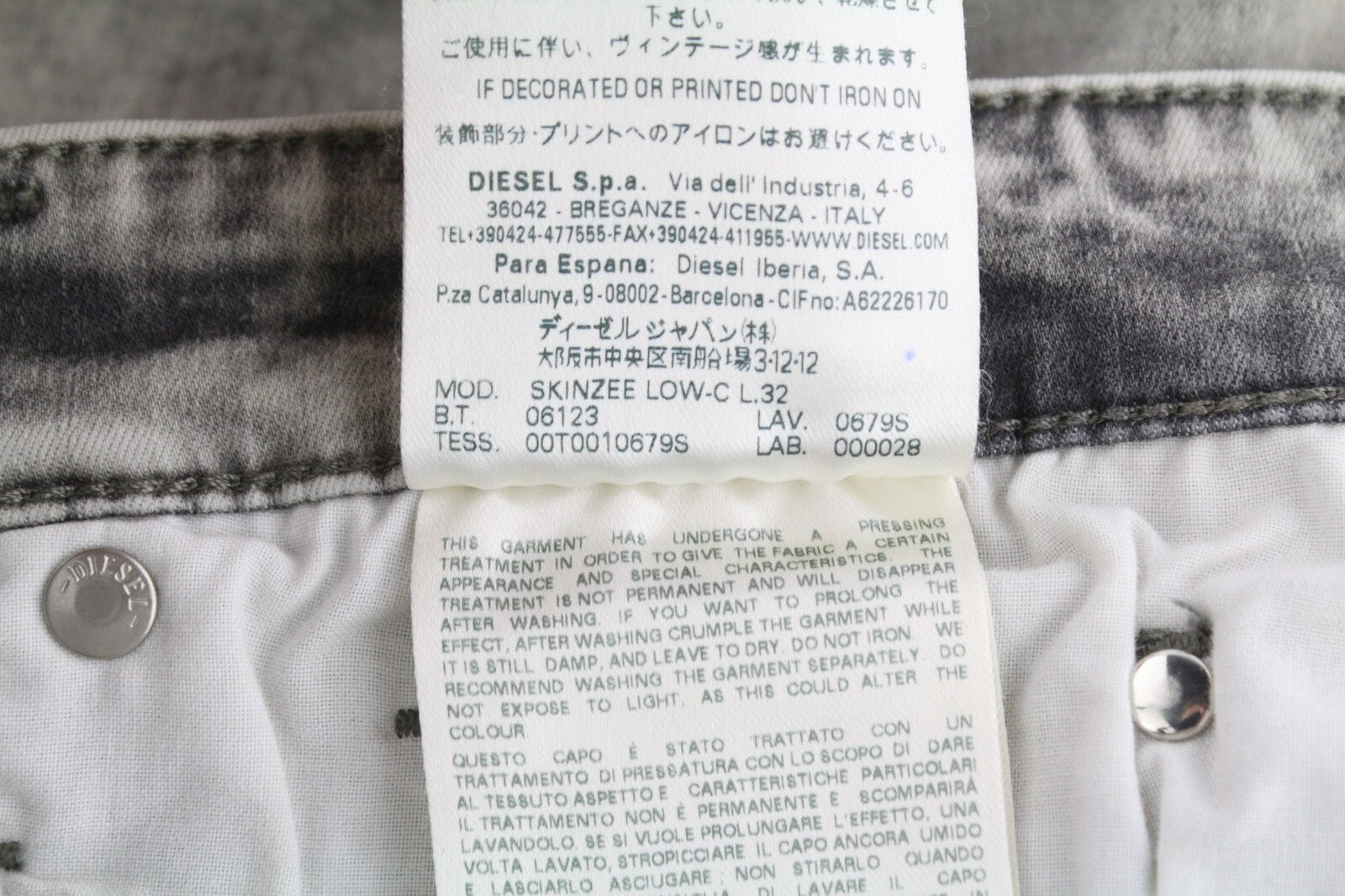 DIESEL Skinzee Low-C 0679C Womens Jeans W30/L32 Super Slim Skinny Waist Grey