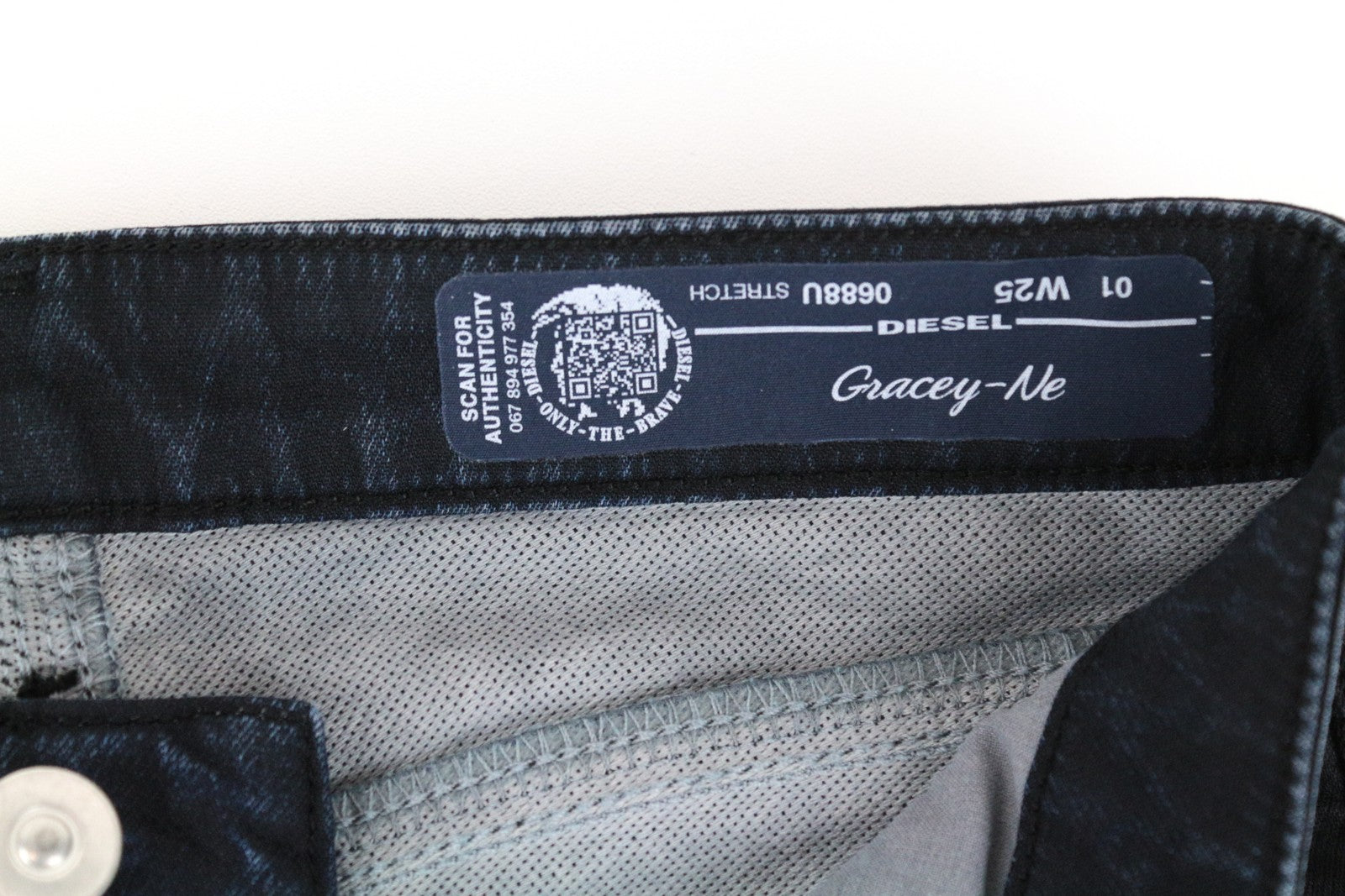 DIESEL Gracey-Ne 0688U Women's W25 Slim Black Coated Stretch Jogg Sweat Jeans