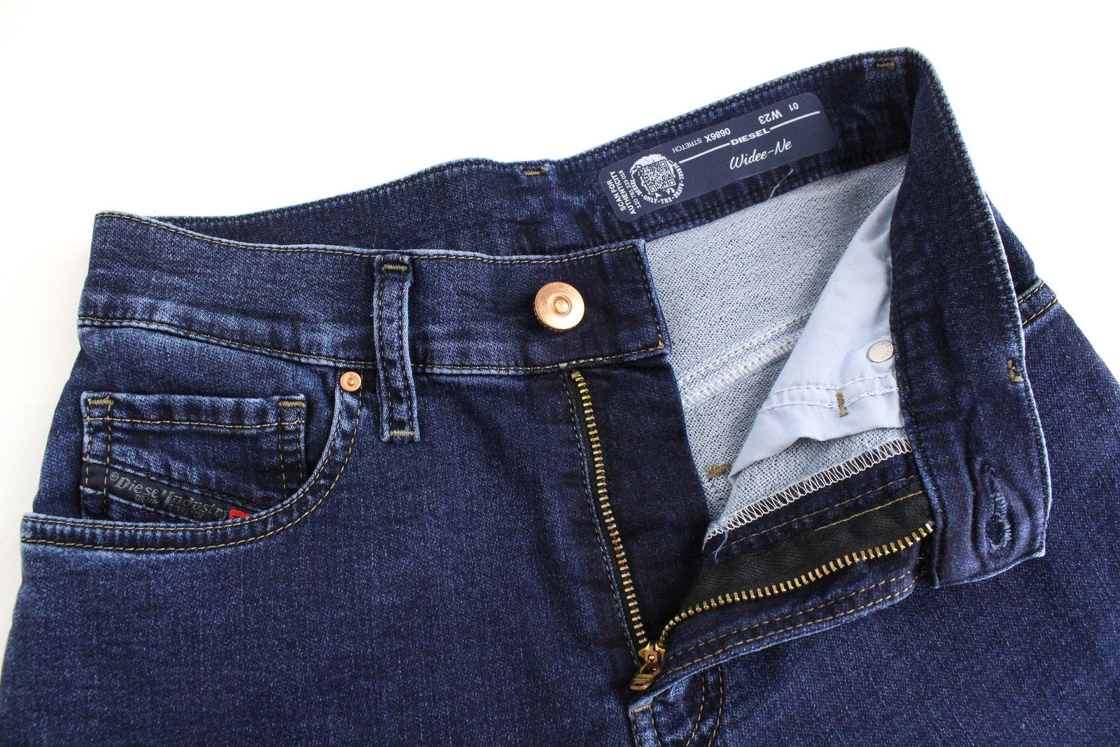 DIESEL Widee-NE 0686X Women's W23 Cropped Straight Jeans Blue Jogg Sweat