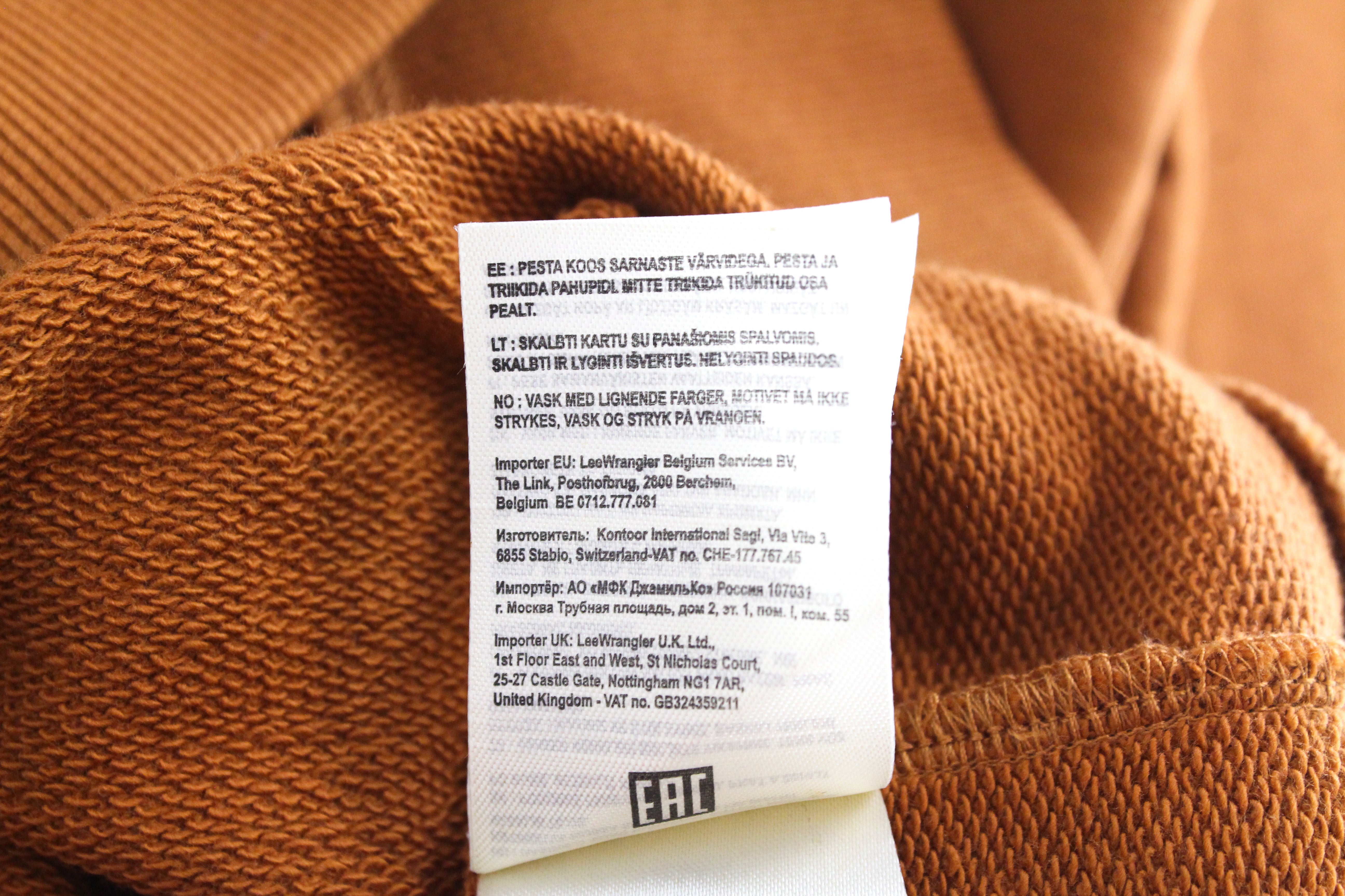 WRANGLER Men's M Nutmeg Brown Fleece Sweatshirt Crew Neck Logo Print