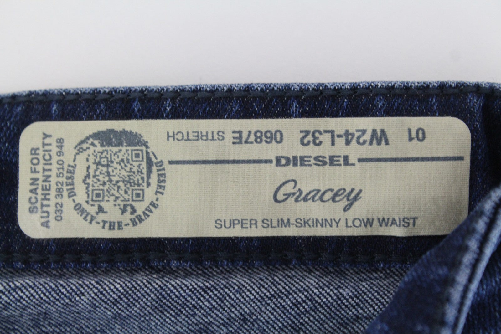 DIESEL Gracey 0687E Women's W24/L32 Low Waist Slim Skinny Girls Jeans Distressed