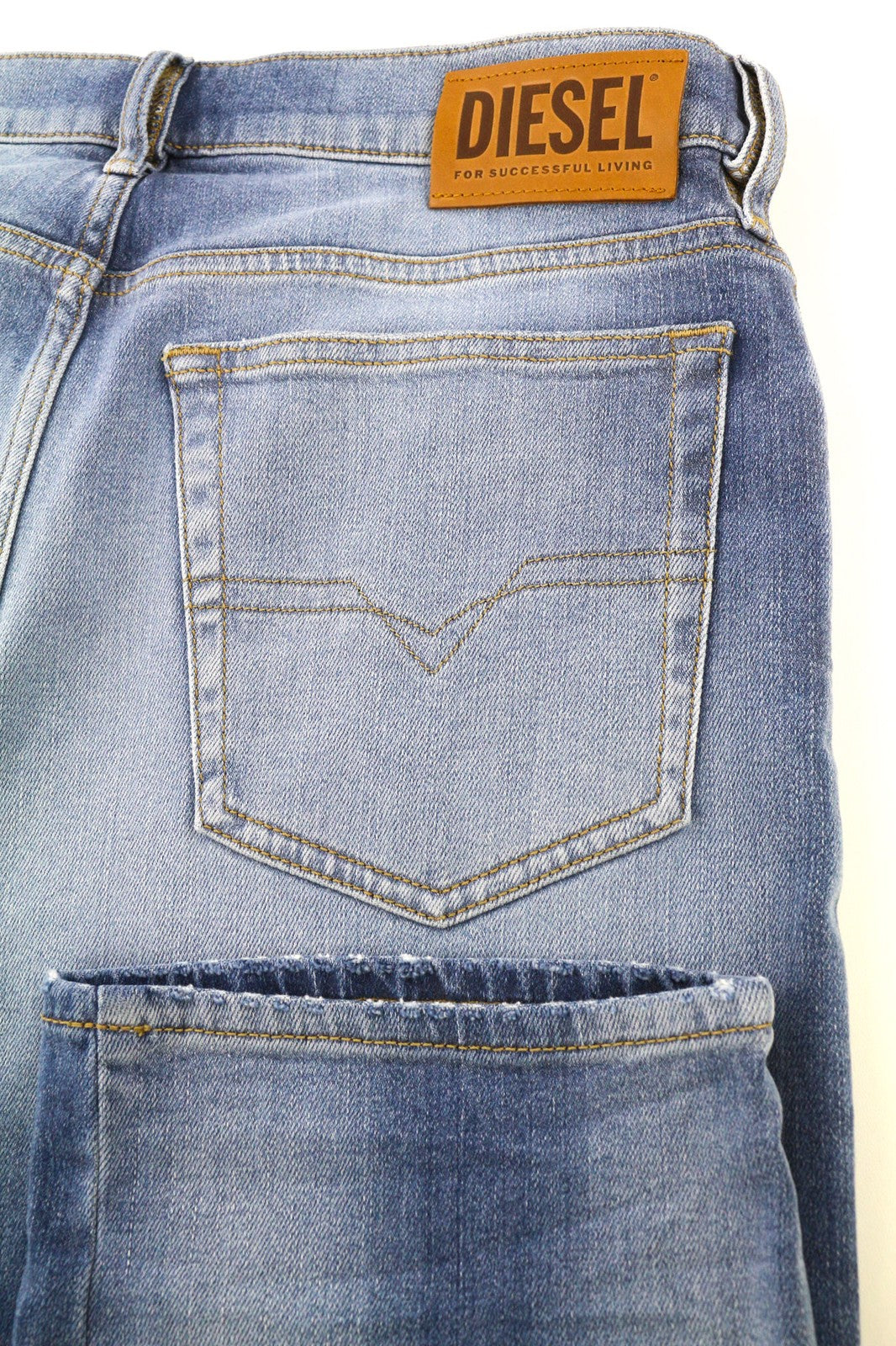 DIESEL D-Mihtry 009NF Mens Jeans W31/L30 Blue Washed Straight  Stretch Button