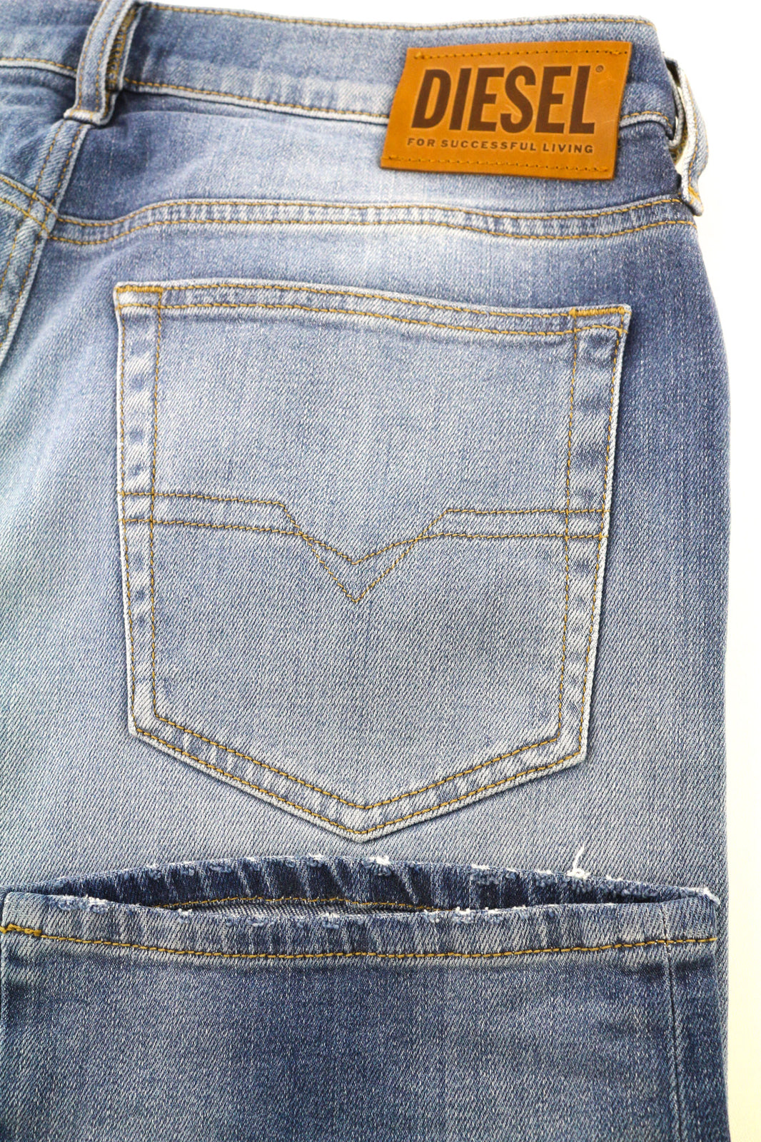 DIESEL D-Mihtry 009NF Mens Jeans W34/L30 Blue Washed Straight  Stretch Button