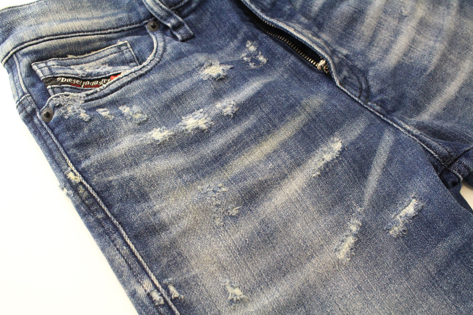 DIESEL D-Reeft-T 0870O W26 vyriški džinsai, aptempti, berniukiški, sportiniai, su dėmėmis. 