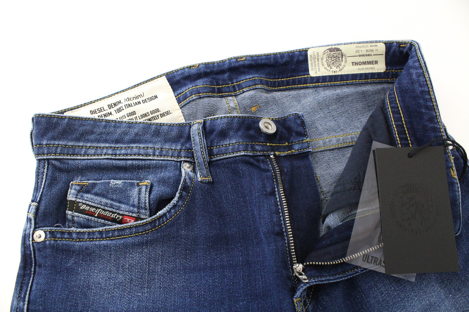 DIESEL Thommer 0870F W28/L32 vyriški džinsai, aptempti, mėlyni, su užtrauktuku ir išblukę. 