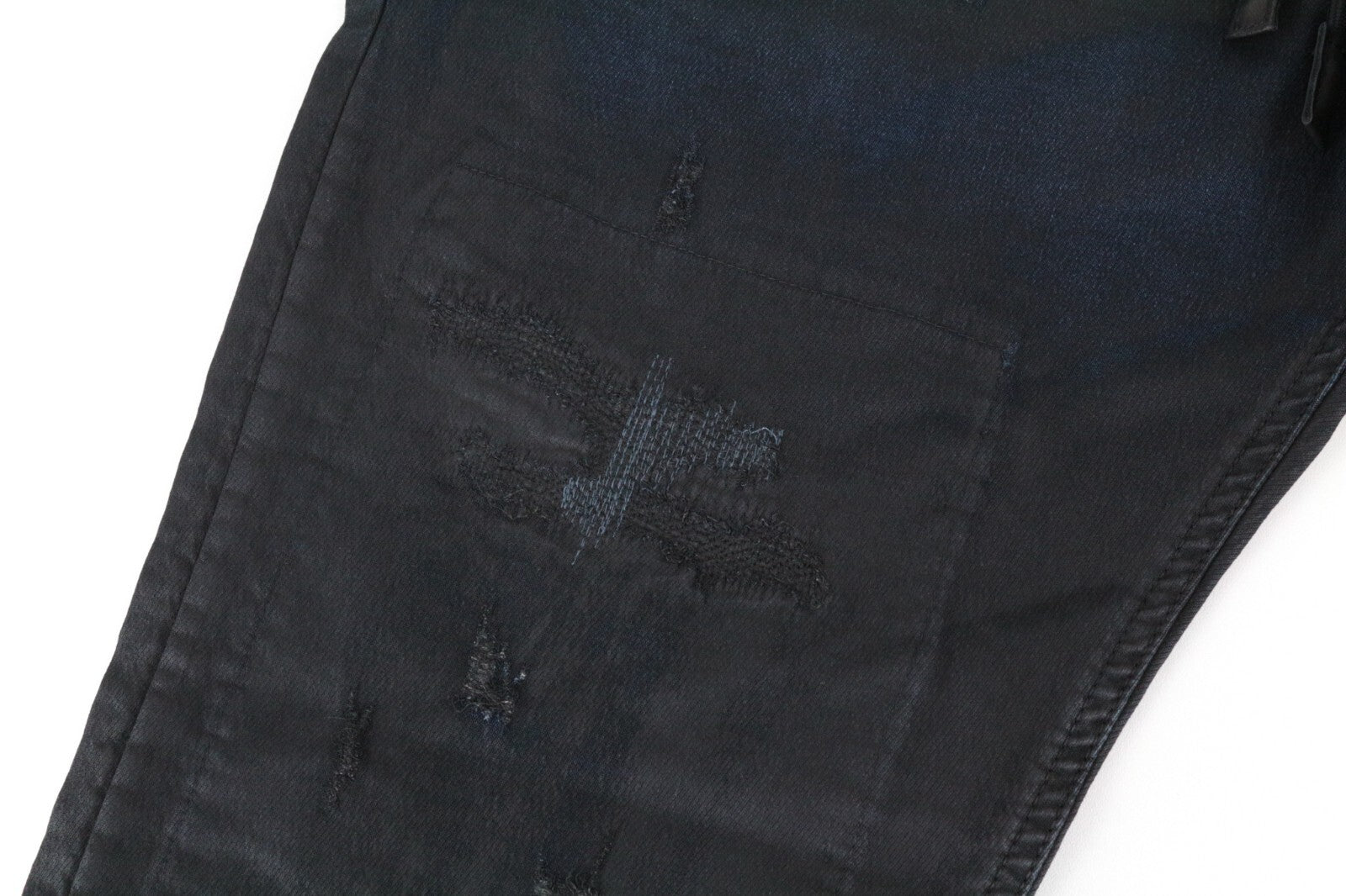 DIESEL Krooley-CB-NE 0680B W36 vyriški džinsai su lopais, siaurėjančiais vaškuotomis juostelėmis. 