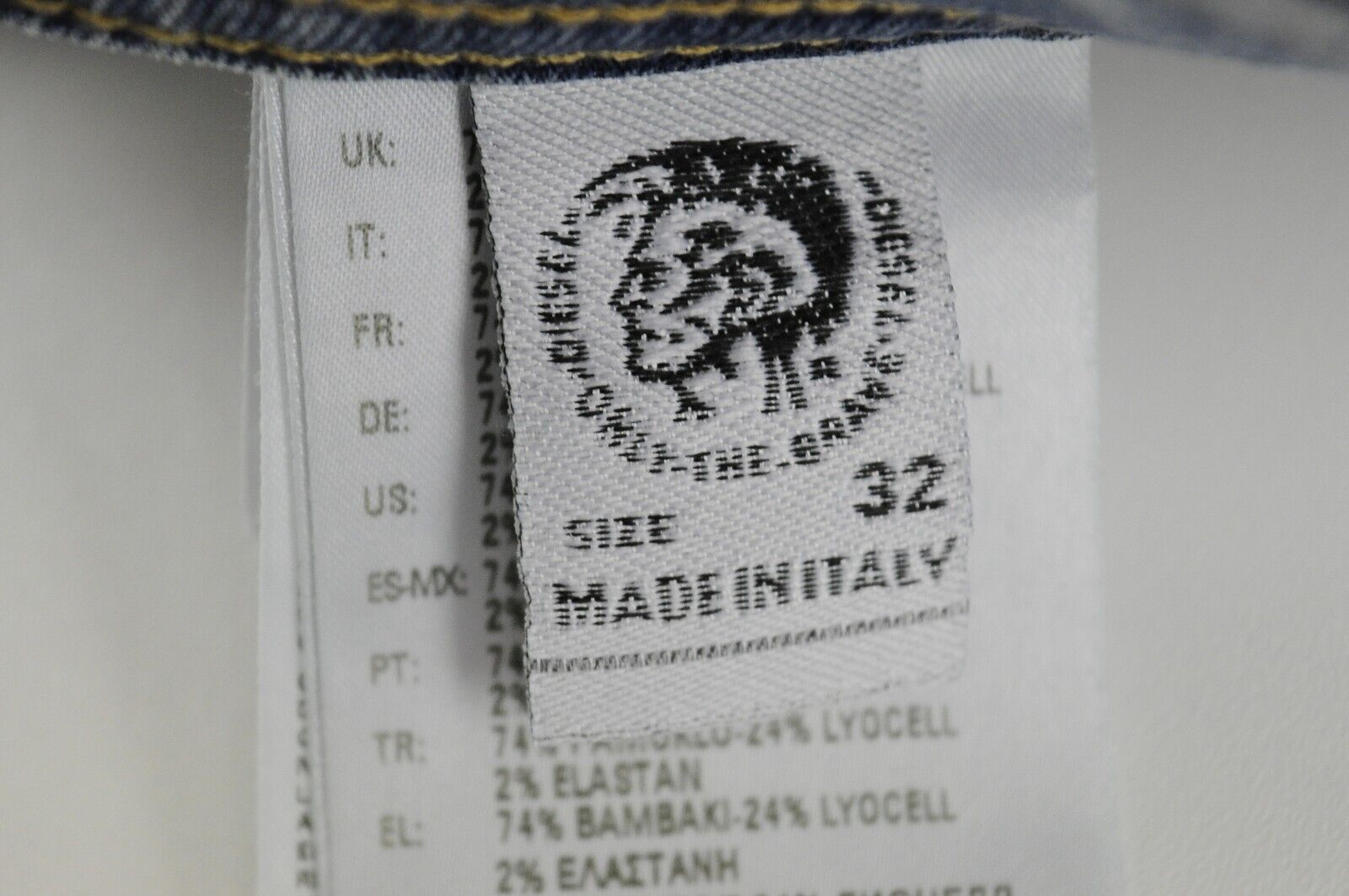 DIESEL Larkee-Beex 087AX vyriški džinsai W32/L32 siaurėjantys, dirbtinai nuskusti mėlyni 