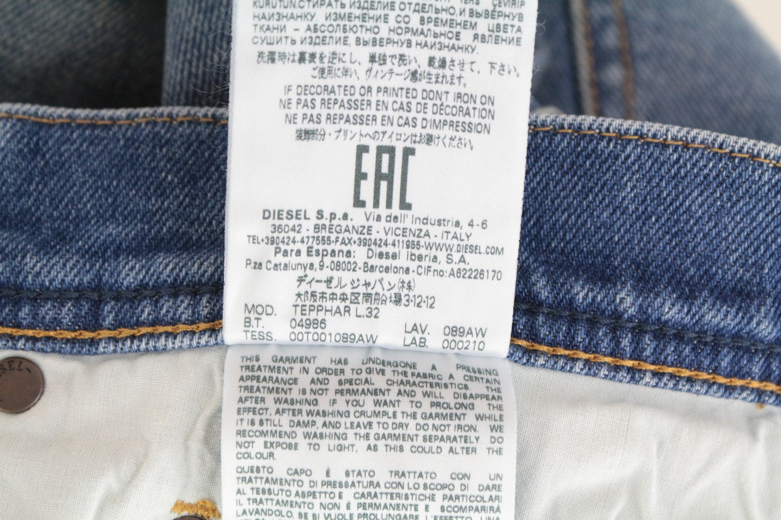 DIESEL Tepphar 089AW W29/L32 Men Jeans Slim Carrot Distressed Stained Denim