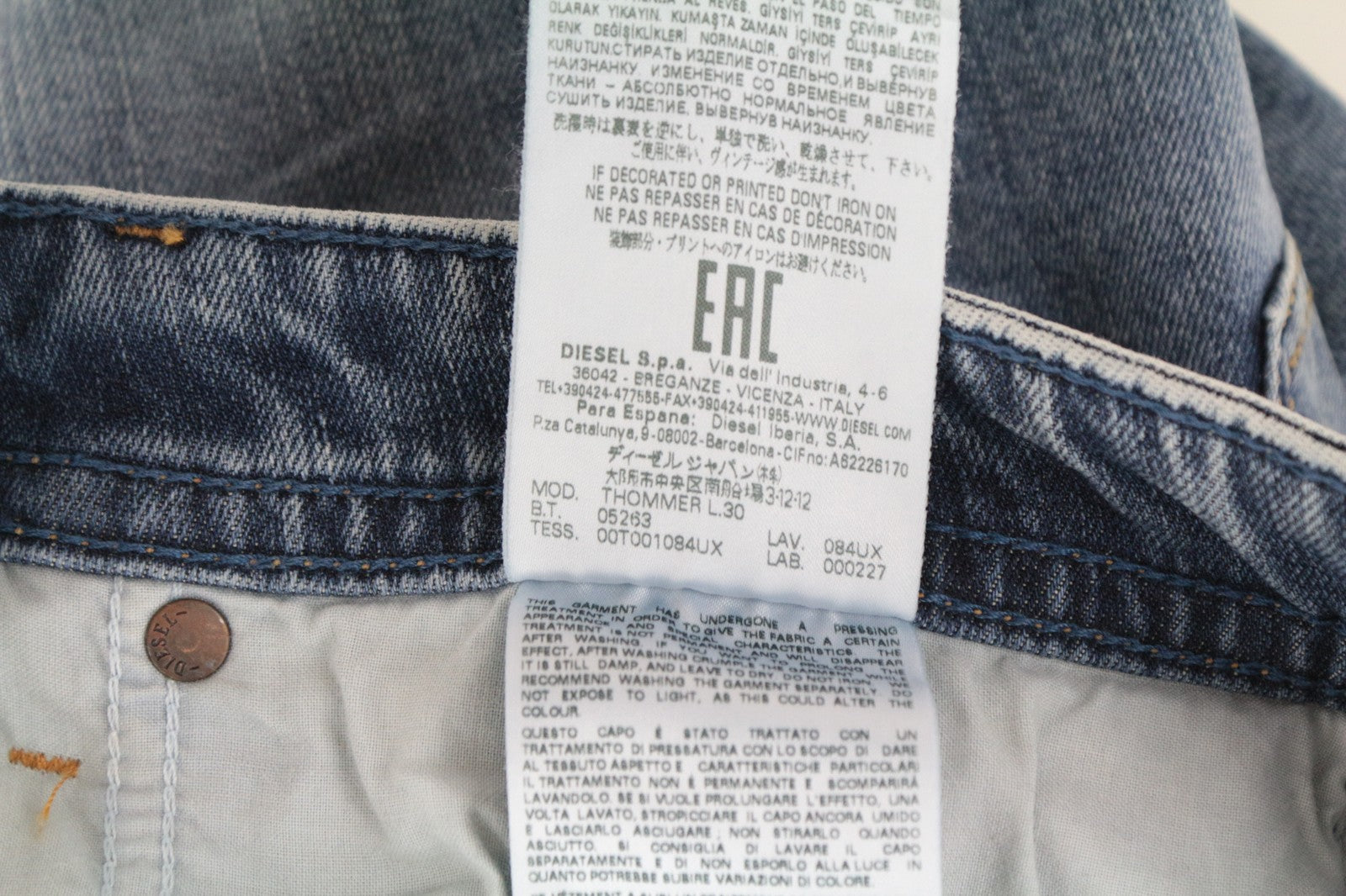 DIESEL Thommer 084UX W28/L30 Men Jeans Slim-Skinny Stained Zip Fly Stone Washed