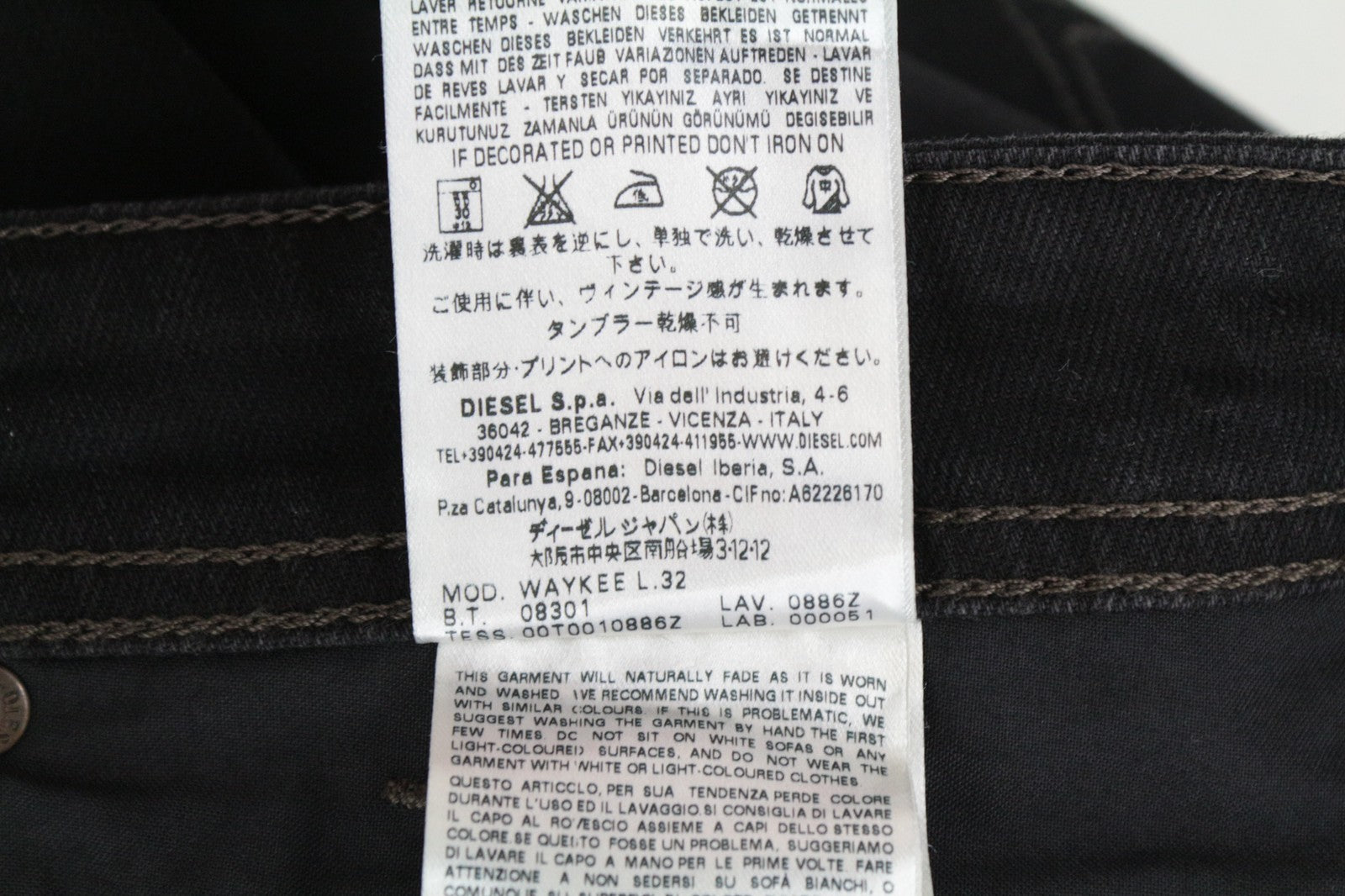 DIESEL Waykee 0886Z W29/L32 Men Jeans Straight Fit Stretchy Black Plain Denim