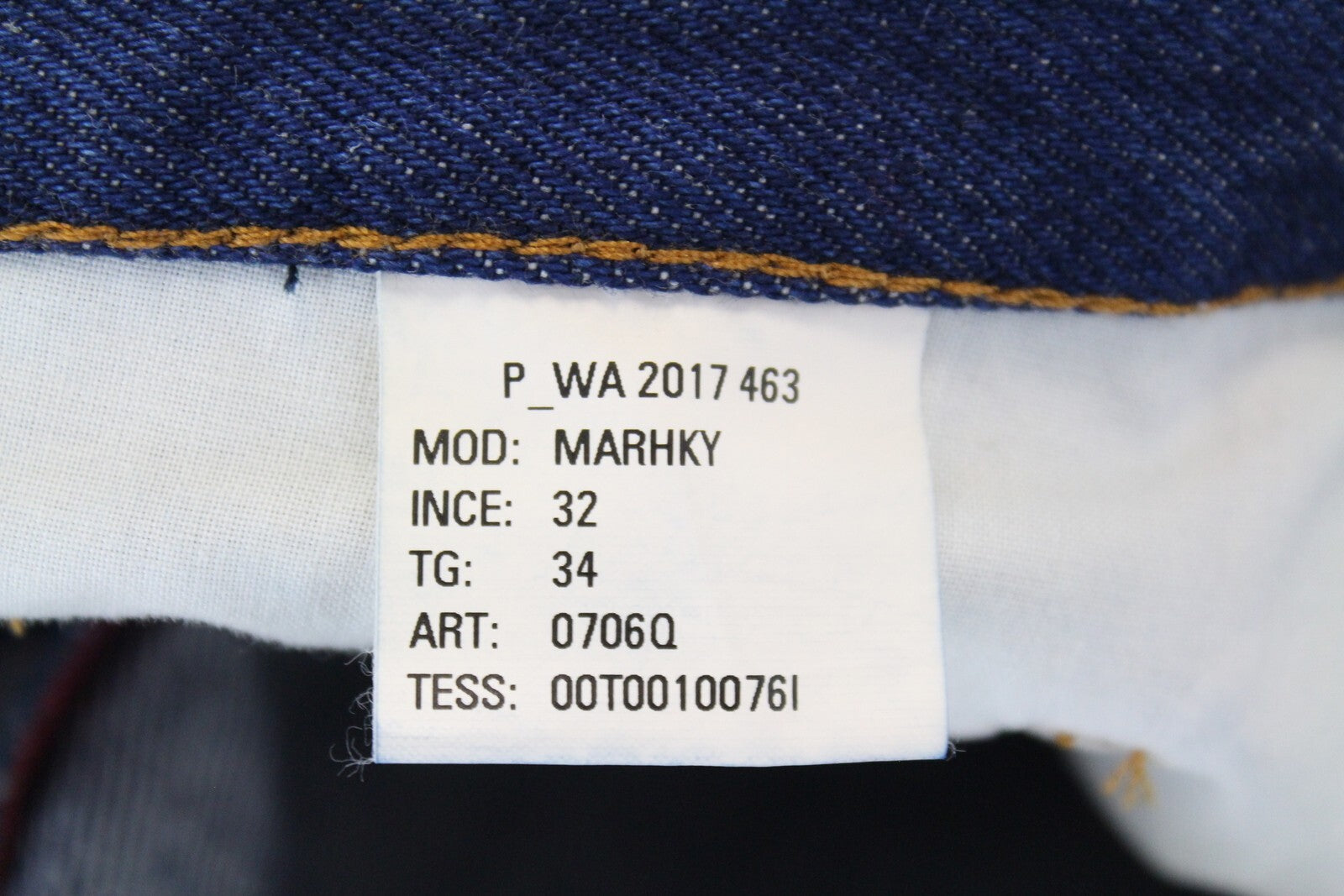 DIESEL Mharky 0706Q vyriški džinsai W34/L32 Slim Classic Mid Blue su sagomis 