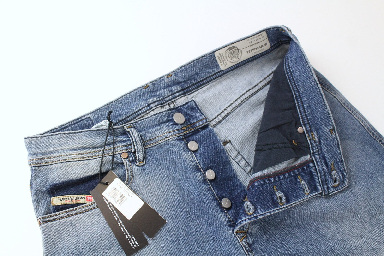 DIESEL Tepphar-R 084SV Mens Jeans W31/L32 Light Blue Slim  Buttoned Carrot