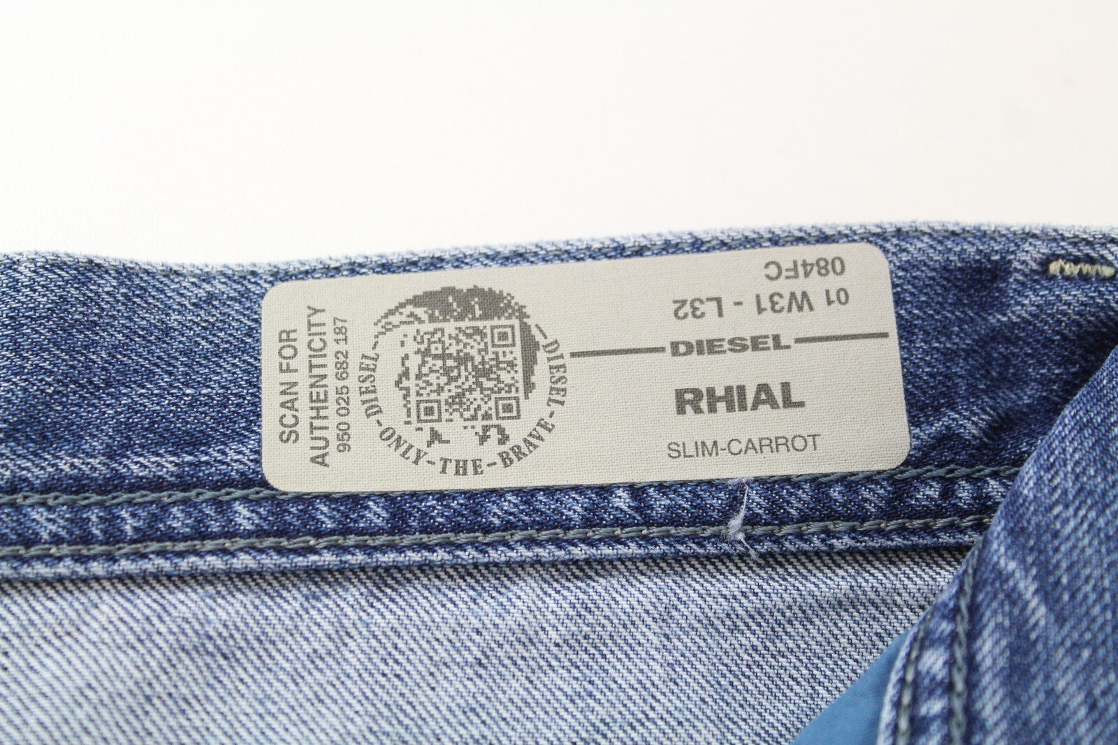 DIESEL Rhial 084FC Mens Jeans W31/L32 Slim  Buttoned Light Blue Carrot