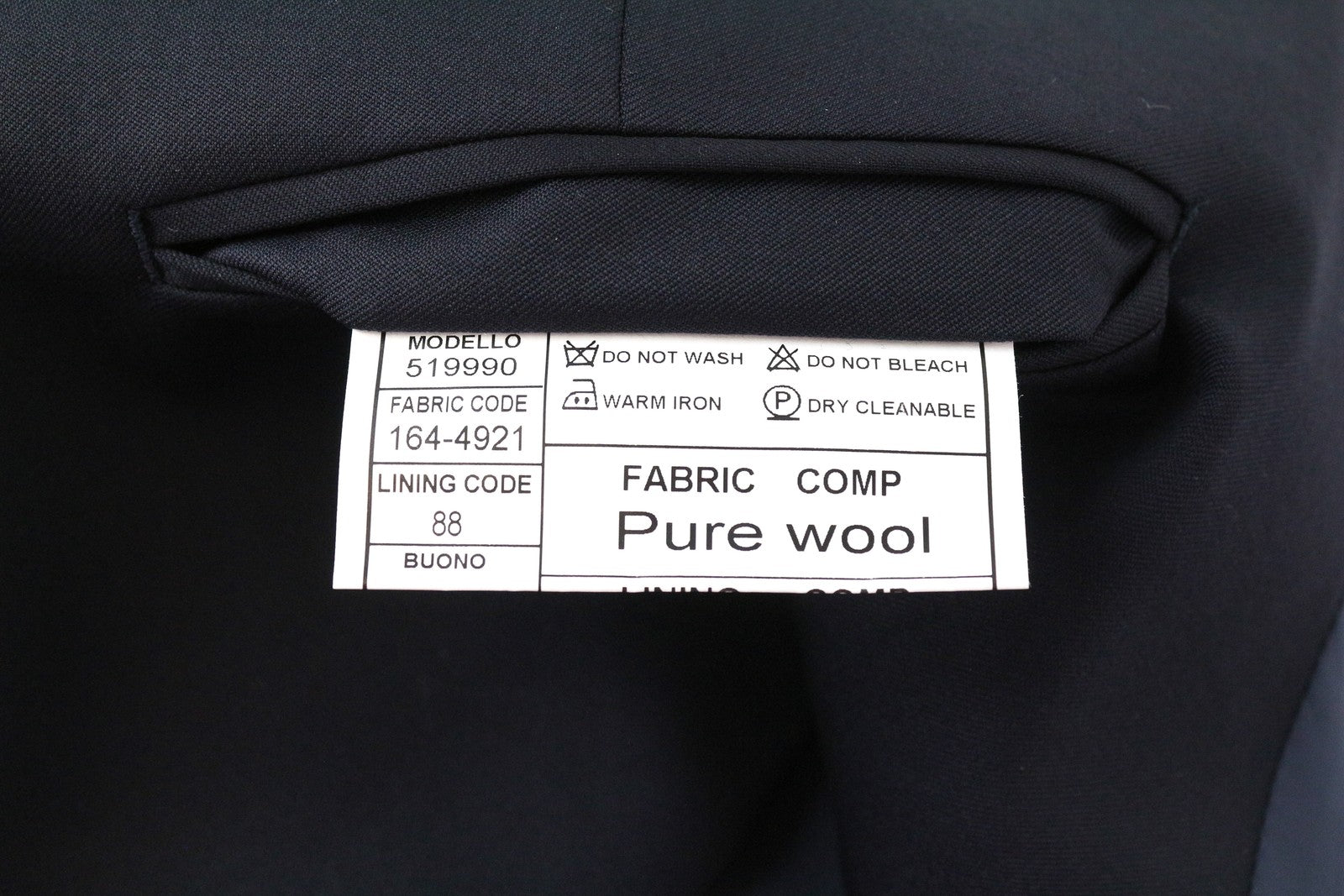 SUITSUPPLY vyriška liemenė UK52S su tamsiai mėlyna vilnoniu pamušalu ir V formos iškirpte 