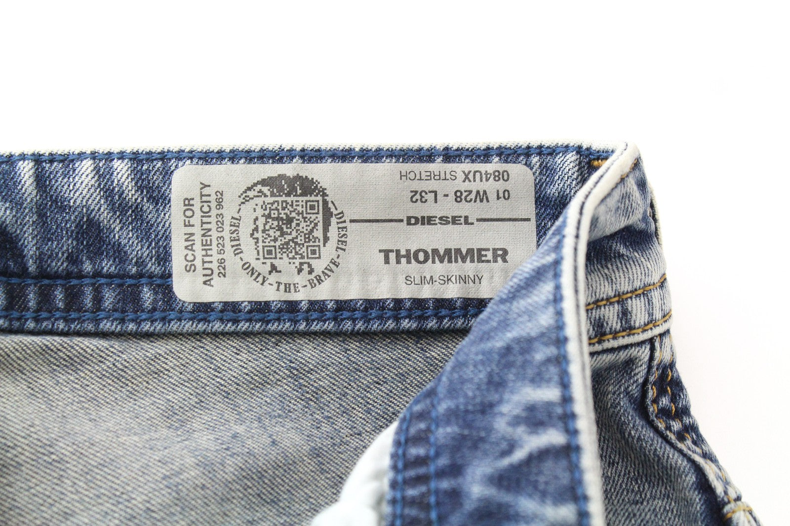 DIESEL Thommer 084UX vyriški W28/L32 Slim Skinny džinsai su akmens spalvos užtrauktuku 