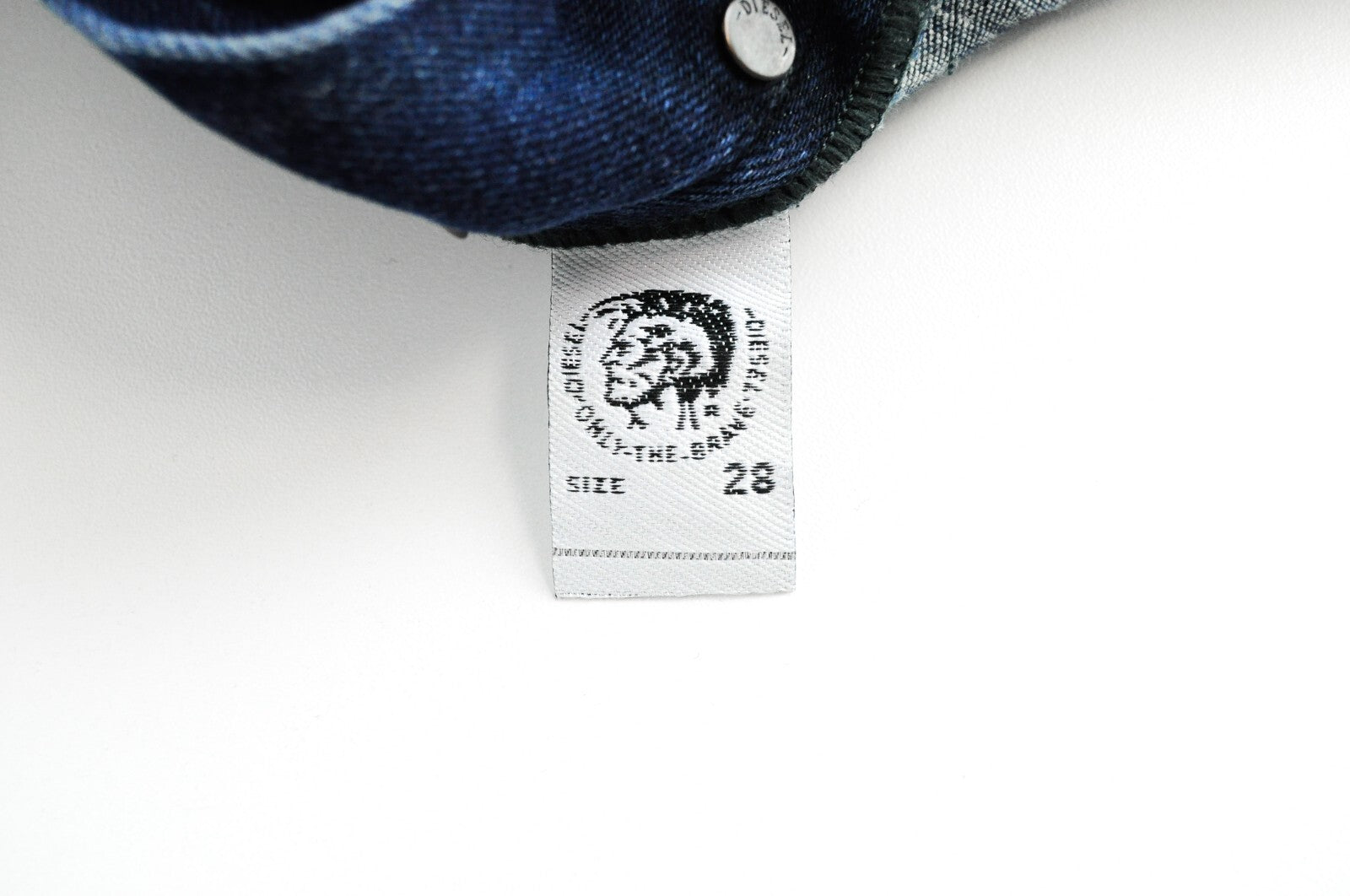 DIESEL Troxer R8IE4 vyriški džinsai W28/L30 tamprūs, ploni, aptempti, mėlyni 