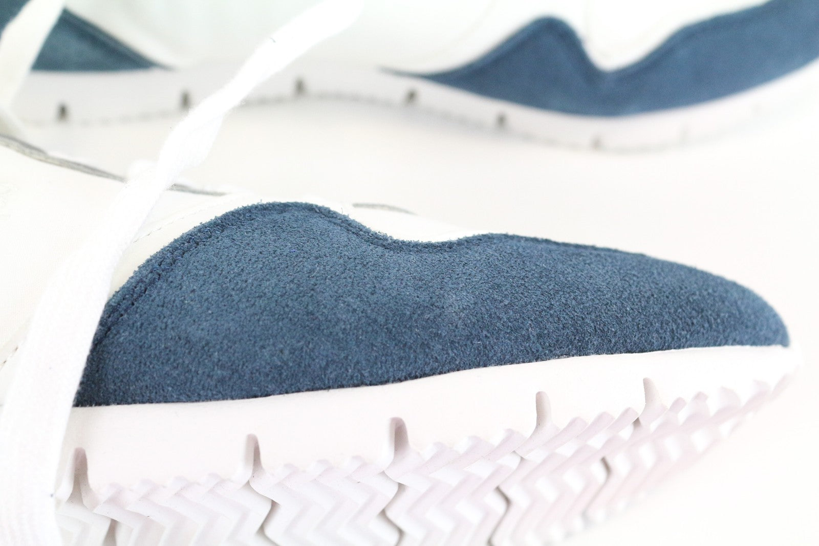 HARMONT & BLAINE White Blue Low-Top Sneakers EU40  Laced Unisex