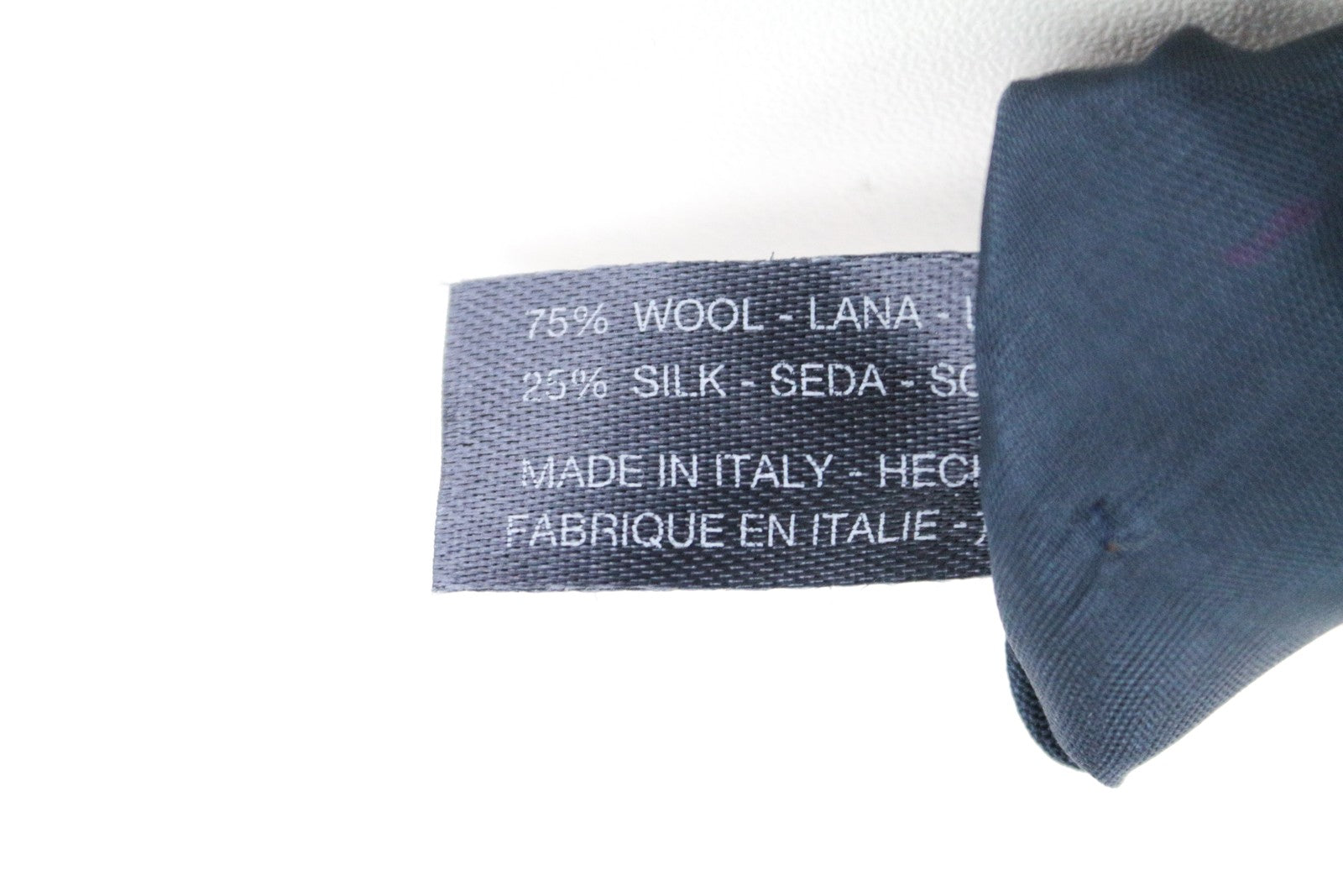 SUITSUPPLY Men's Tie ~150x8.5 Red Blue Pattern Wool Silk Pointed End