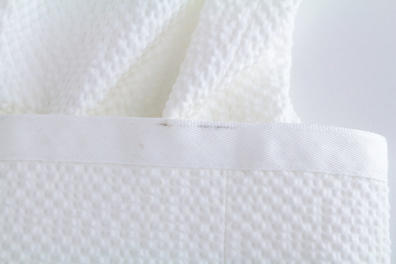 SUITSUPPLY Havana Men's UK38R Slim White Textured 2-Piece Suit