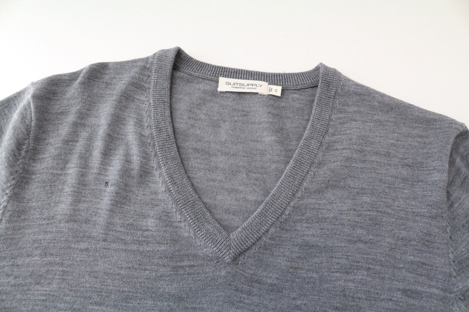 SUITSUPPLY Men's Jumper S V-Neck Merino Wool Slim Knit Grey Melange Sweater