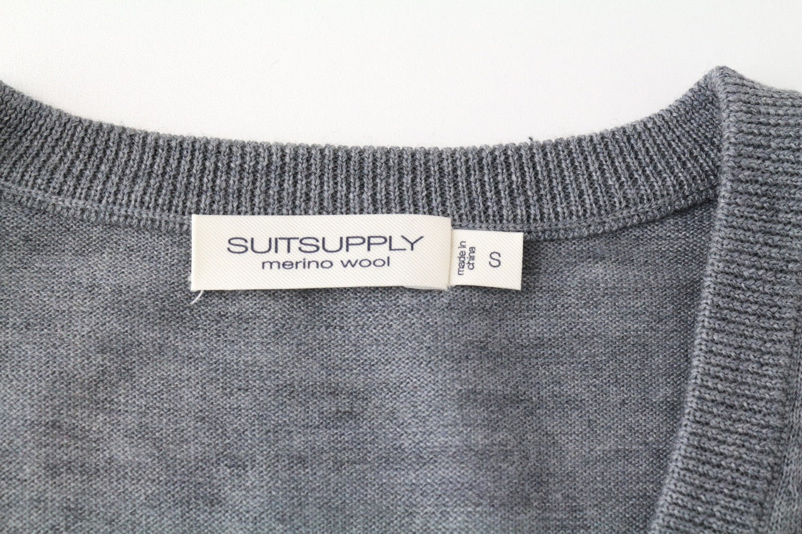 SUITSUPPLY Men's Jumper S V-Neck Merino Wool Slim Knit Grey Melange Sweater