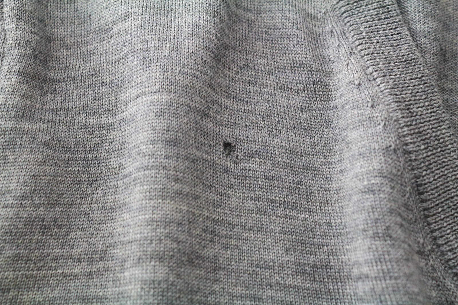 SUITSUPPLY Men's Jumper S V-Neck Merino Wool Slim Knit Grey Melange Sweater