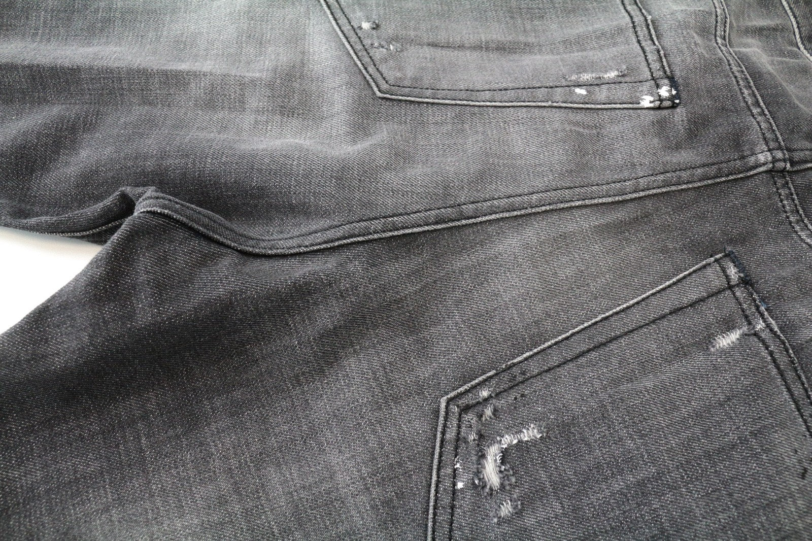 DIESEL D-Vider 083AB Men's Jeans UK32/L32 Carrot Fit Grey Cotton Ripped Paint