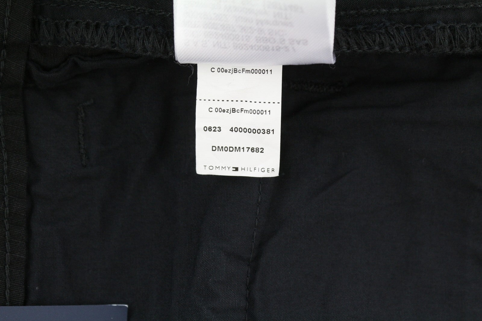 TOMMY HILFIGER Aiden Baggy Cargo Men Trousers W32/L32 Black Textured Zip Fly