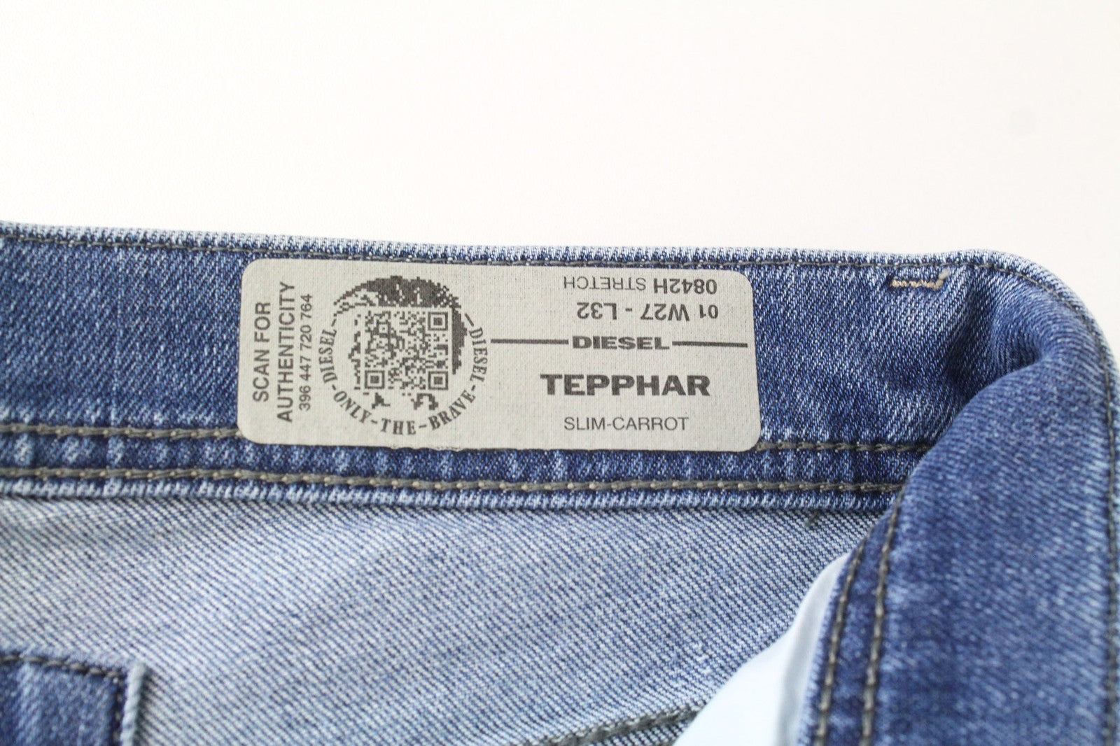 DIESEL Tepphar 0842H Men's W27/L32 Blue Cotton Button-Fly Slim Carrot Fit