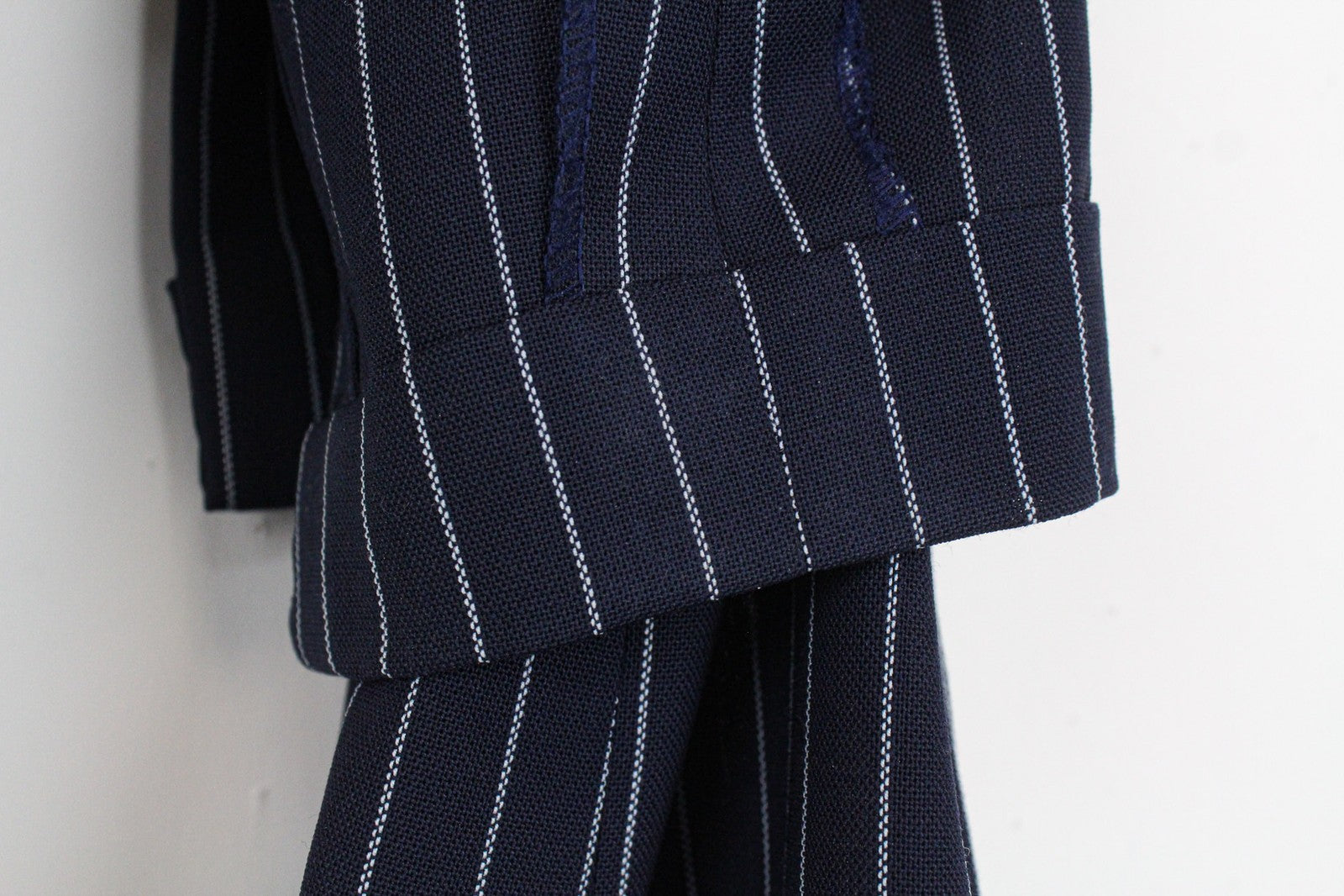 SUISTUDIO Oakley Women's Pants UK12S Navy Striped Pure Wool Pleated Trousers