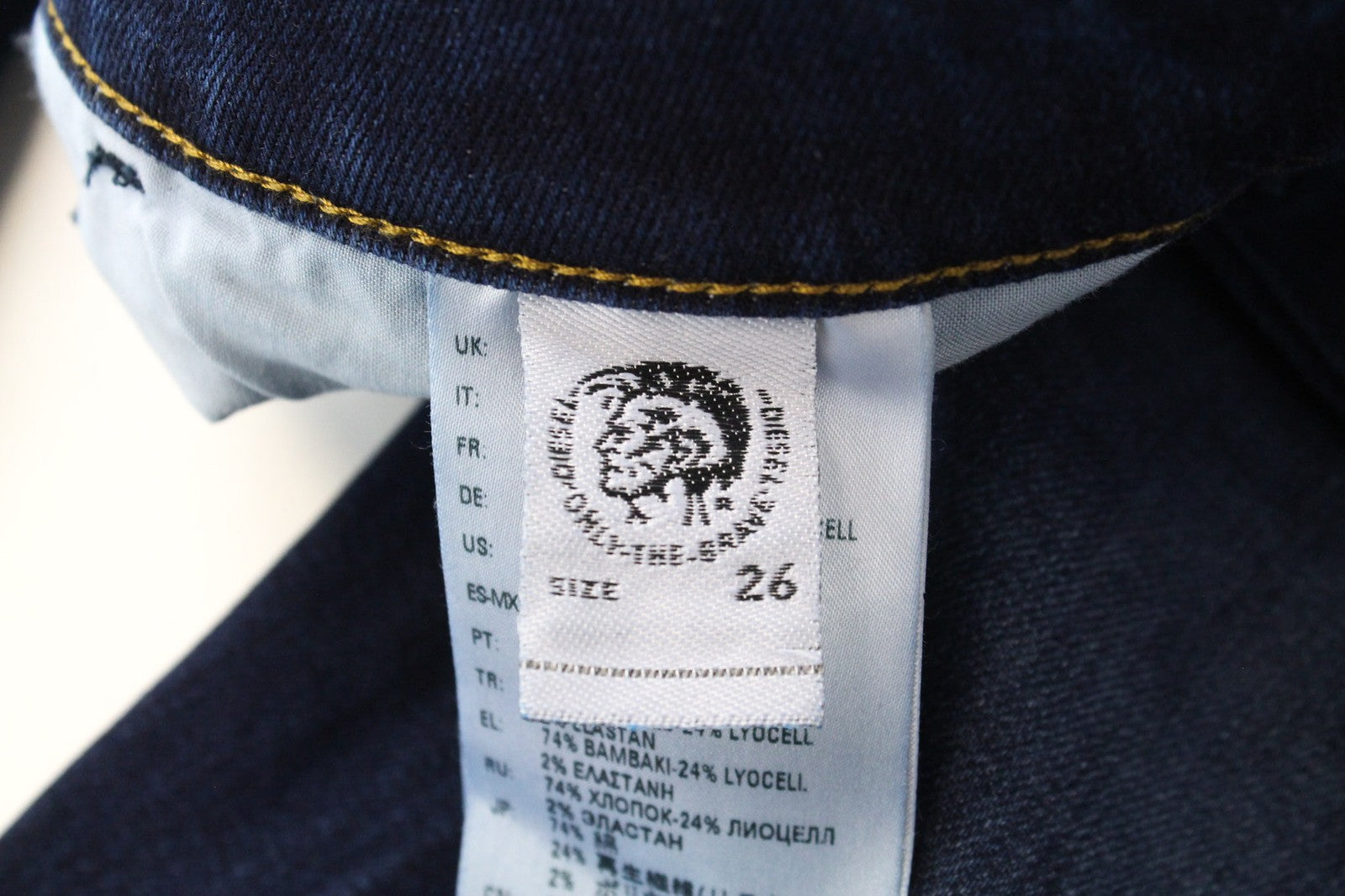 DIESEL D-Bazer 083AT Men's Jeans W26/L32 Mid Blue Tapered Fit Button Fly Style