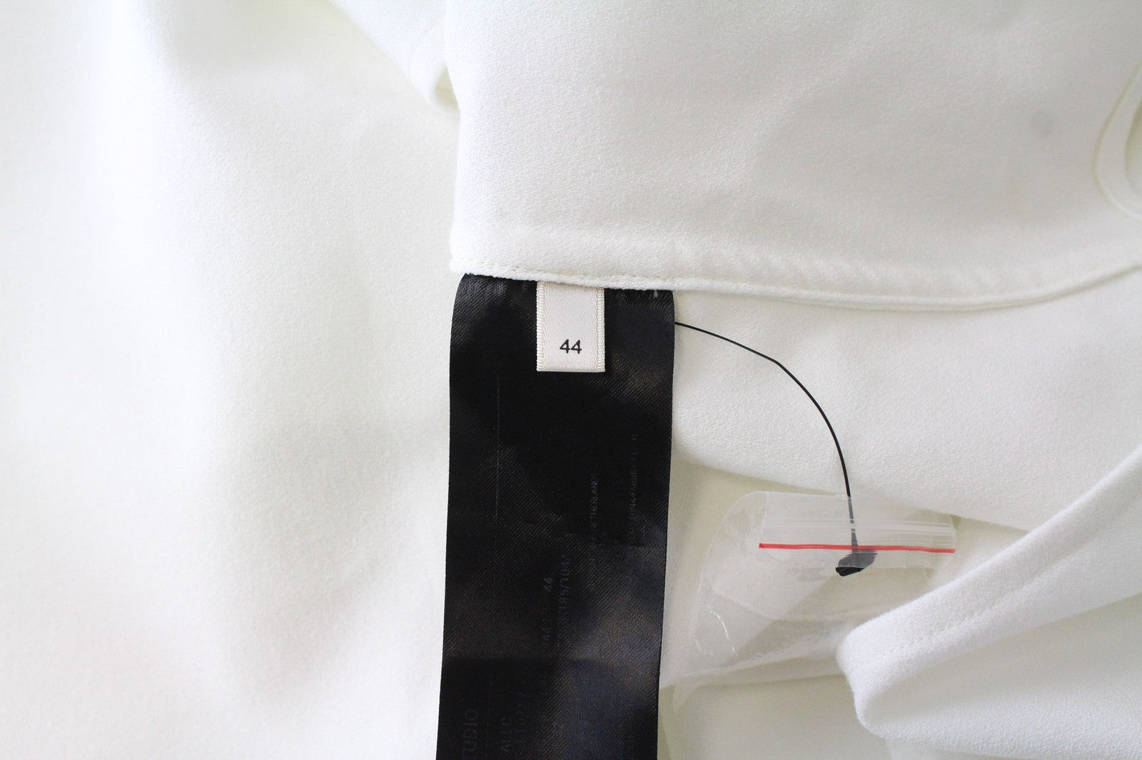 SUISTUDIO Women's Shirt EU44 Long Sleeve White Stretch Pointed Collar Classic